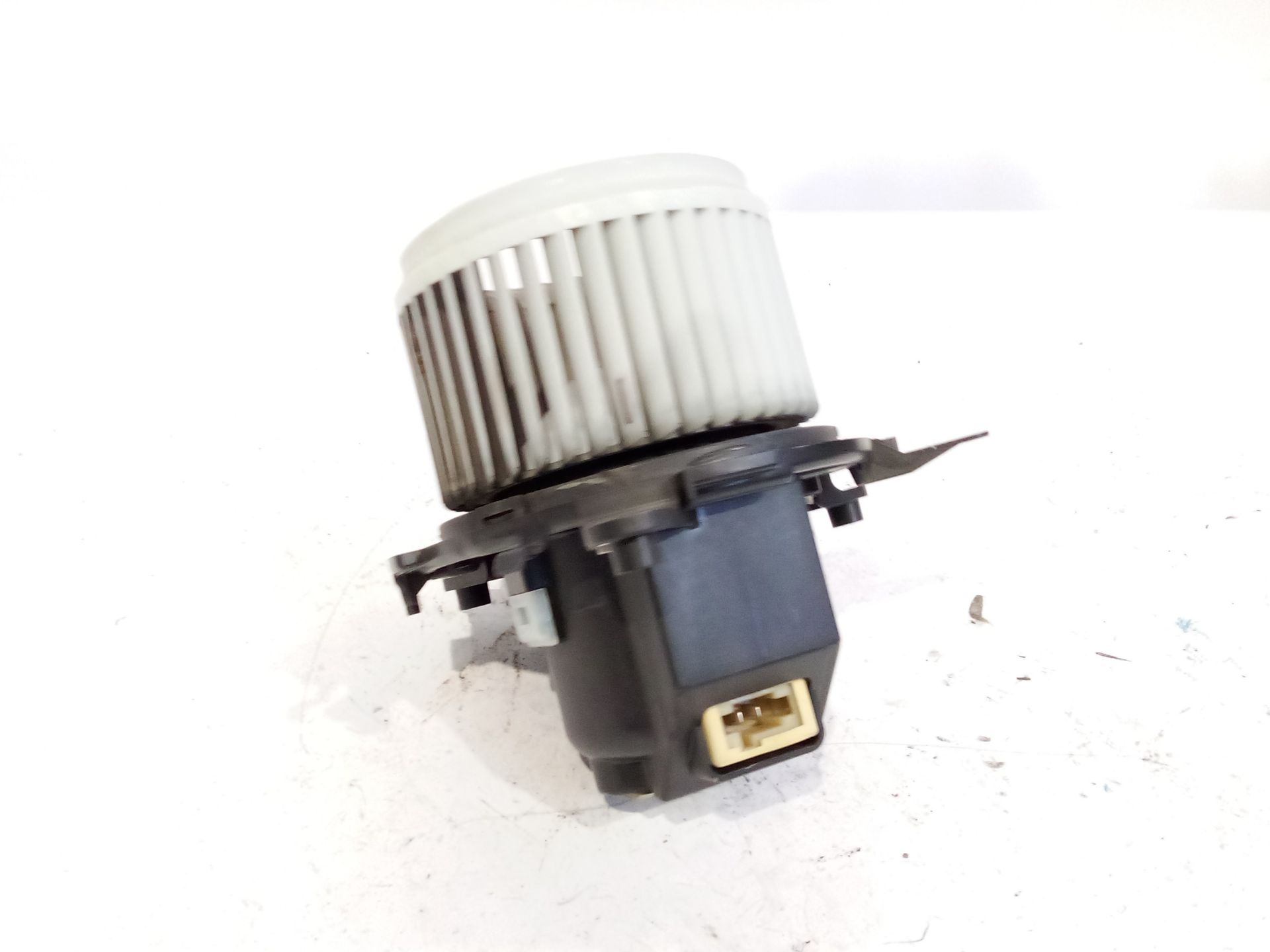 motor_calefaccion_5p130001715122_peugeot_3008_ii_suv_mc_mr_mj_m4_1_5_bluehdi_130