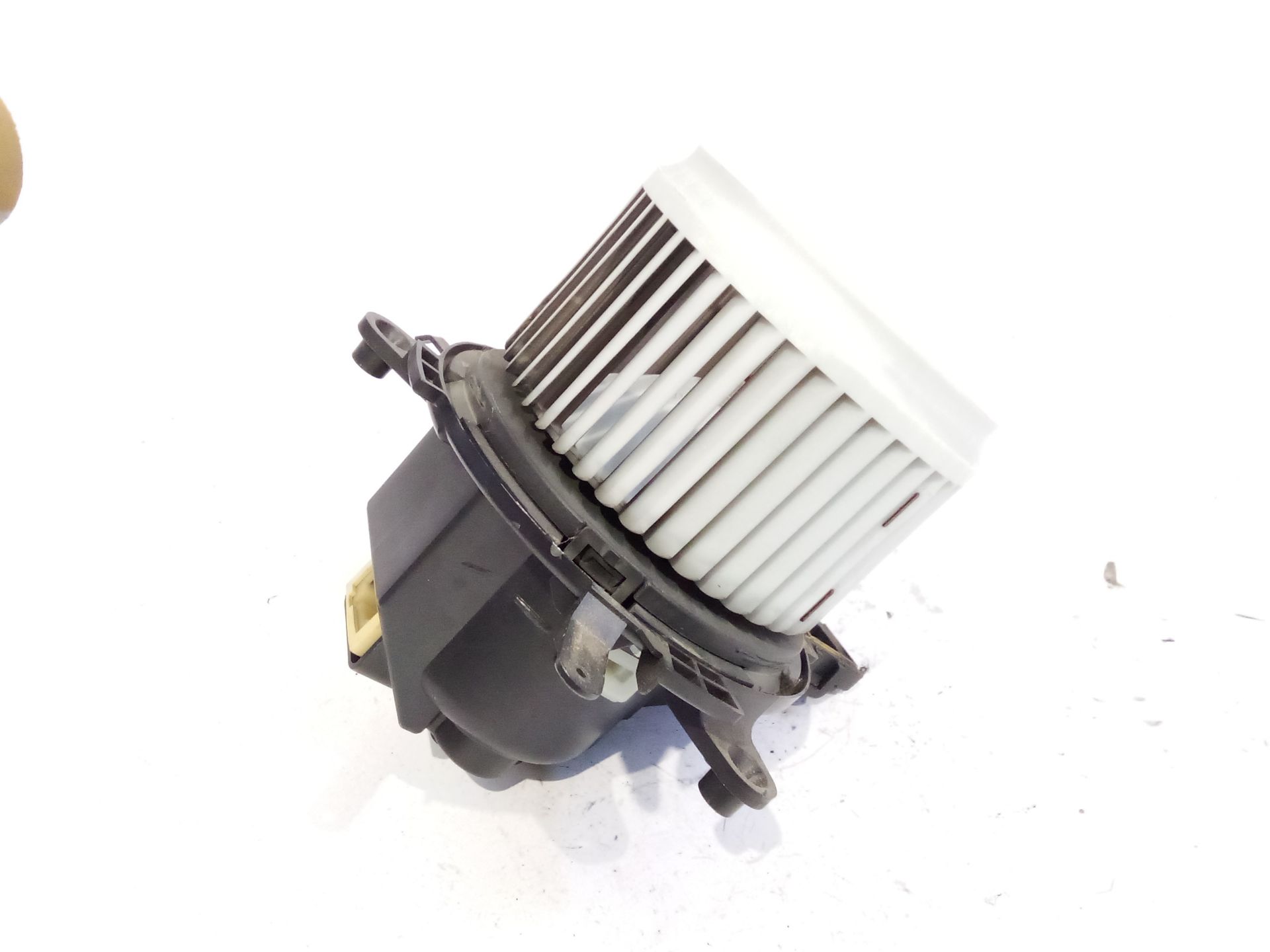 motor_calefaccion_5p130001715122_peugeot_3008_ii_suv_mc_mr_mj_m4_1_5_bluehdi_130