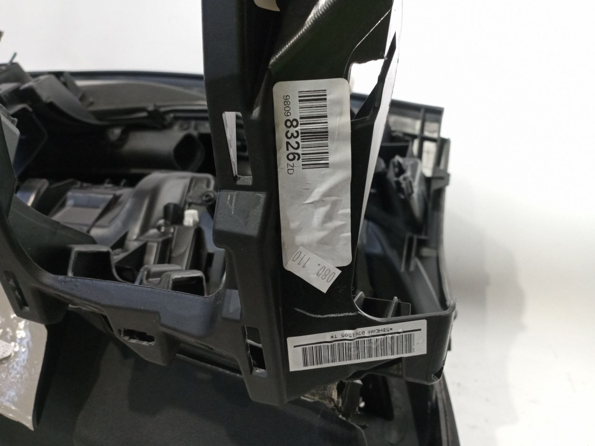 salpicadero_98098326zd_9810439880xx_peugeot_3008_ii_suv_mc_mr_mj_m4_1_5_bluehdi_130