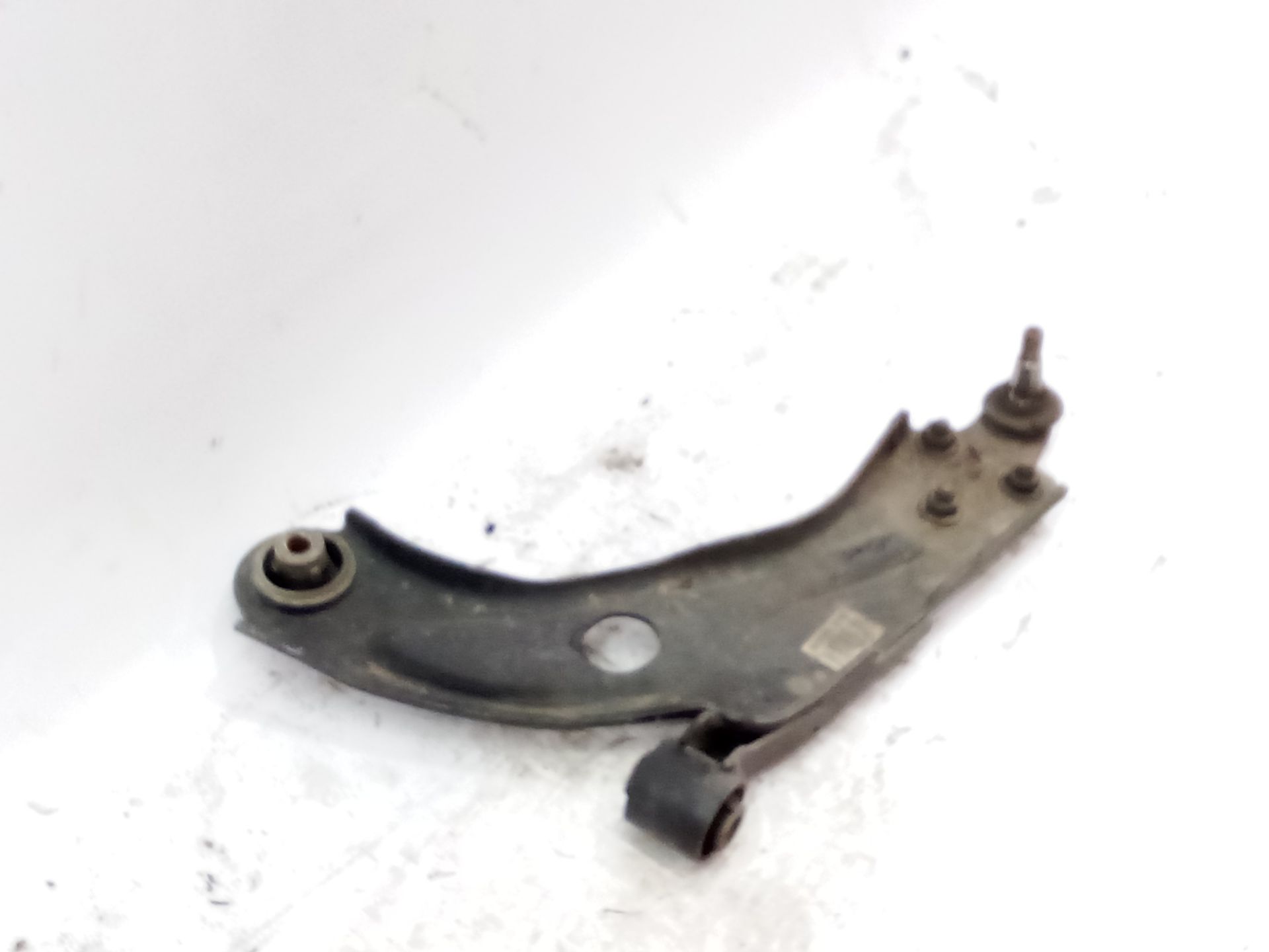 brazo_suspension_inferior_delantero_izquierdo_9816865580_98_168_655_80_peugeot_3008_ii_suv_mc_mr_mj_m4_1_5_bluehdi_130