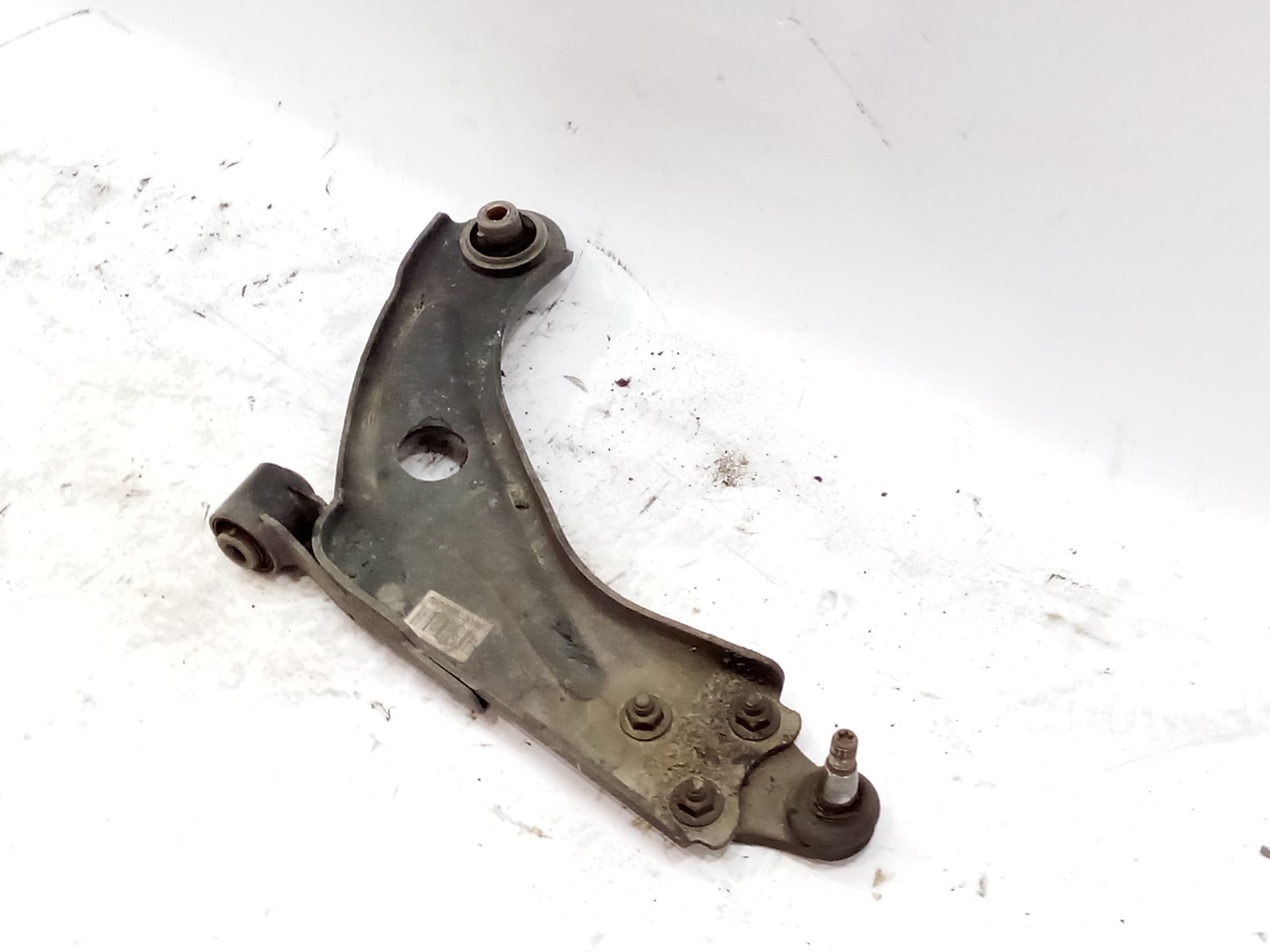 brazo_suspension_inferior_delantero_izquierdo_9816865580_98_168_655_80_peugeot_3008_ii_suv_mc_mr_mj_m4_1_5_bluehdi_130