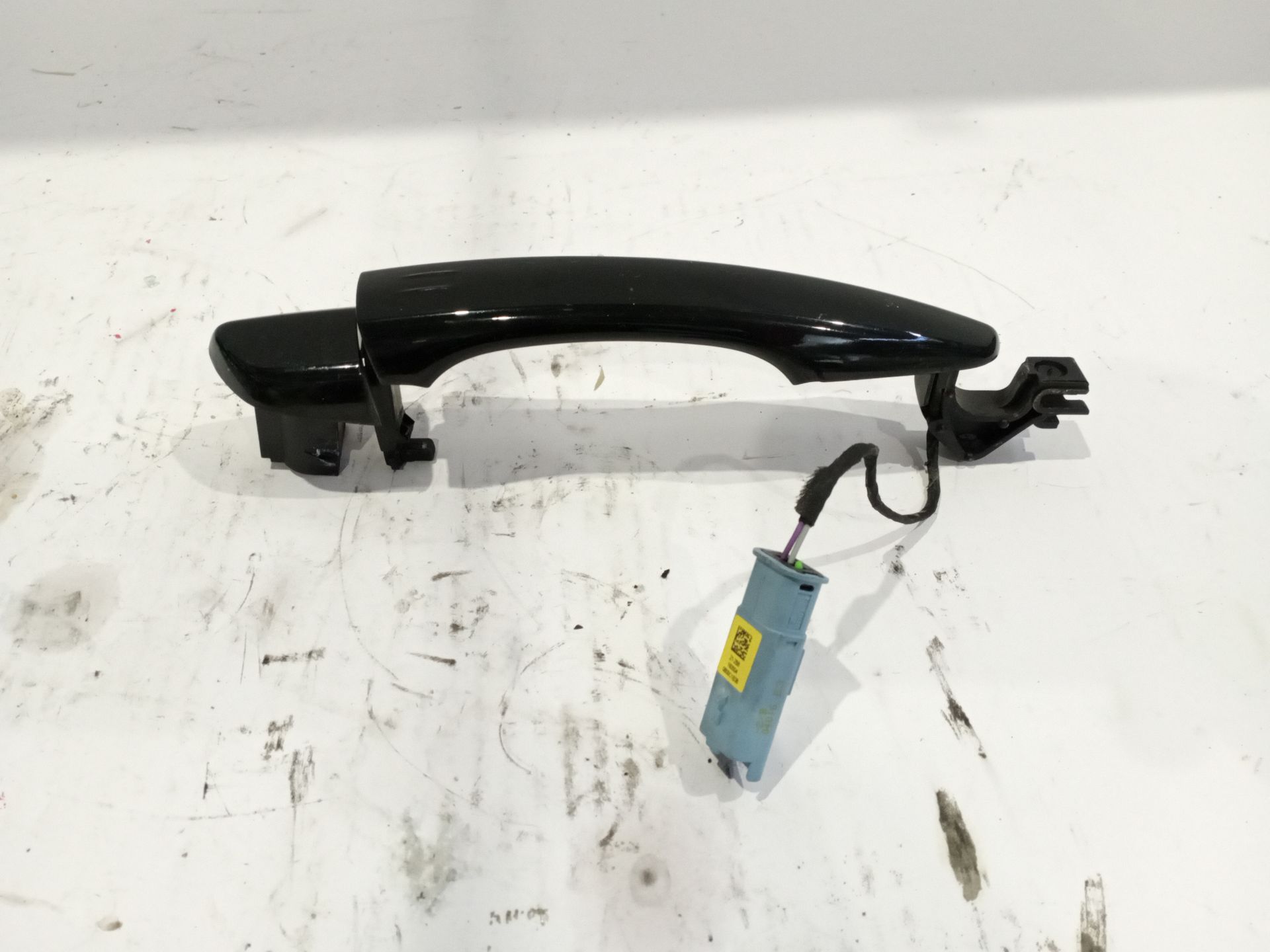 maneta_exterior_delantera_derecha_1606874680_color_de_carroceriaktv_pintura_negra_perla_negra_16_068_746_80_peugeot_508_i_8d_2_0