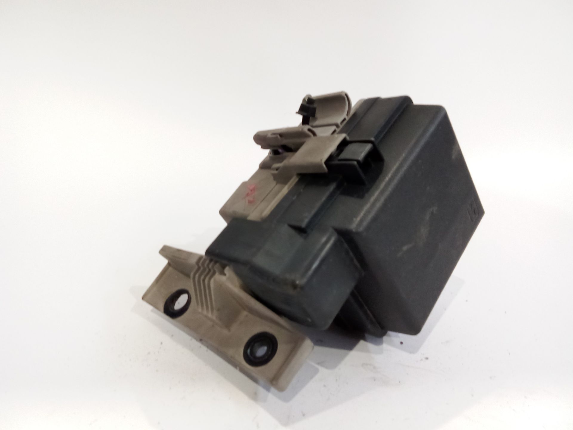 caja_reles_fusibles_243880001r_020214749_renault_megane_iii_coupe_dz0_1_2_0_r_s