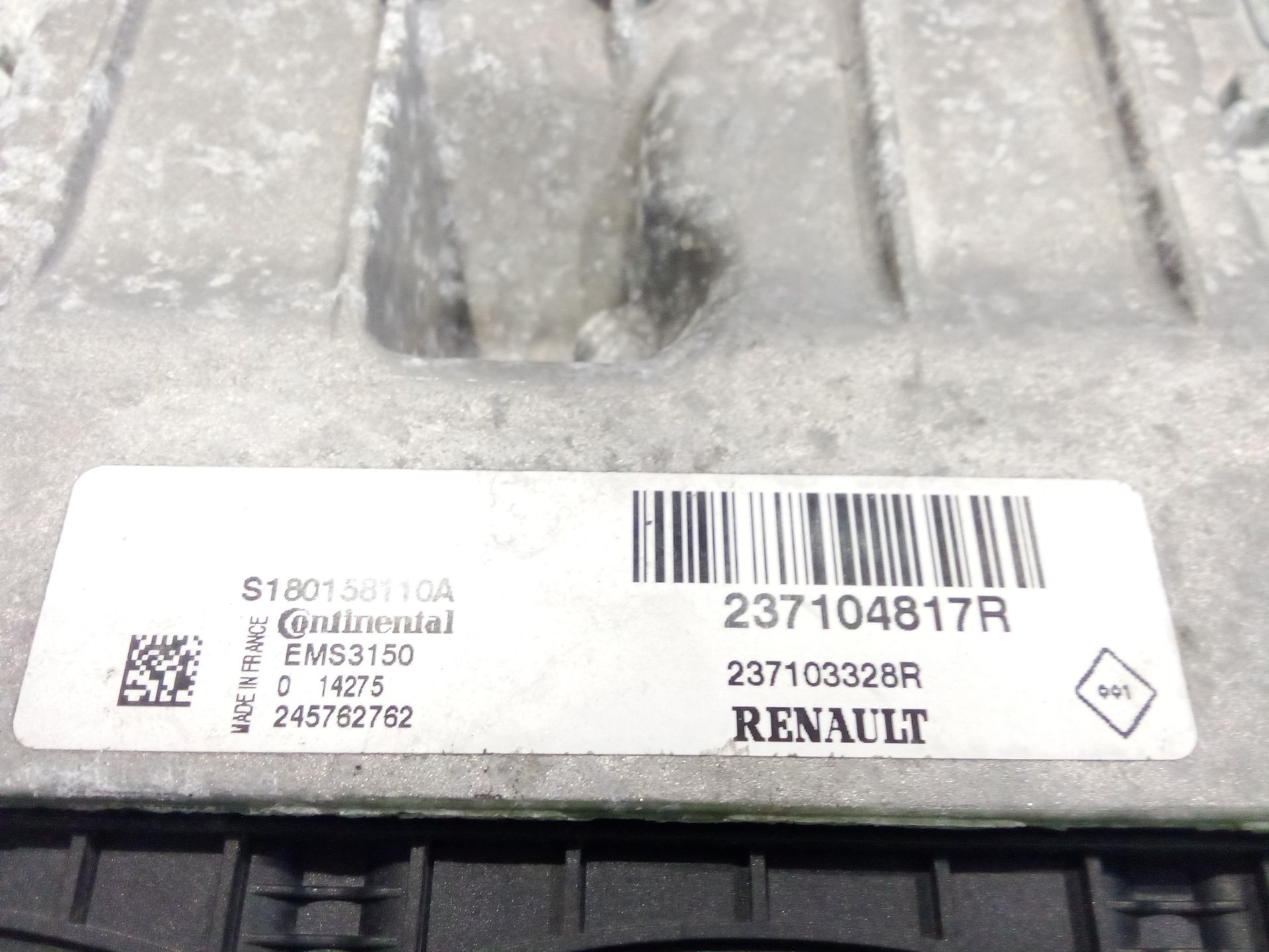 centralita_motor_uce_237104817r_renault_megane_iii_fastback_bz0_1_b3_1_2_tce_bz2b_b