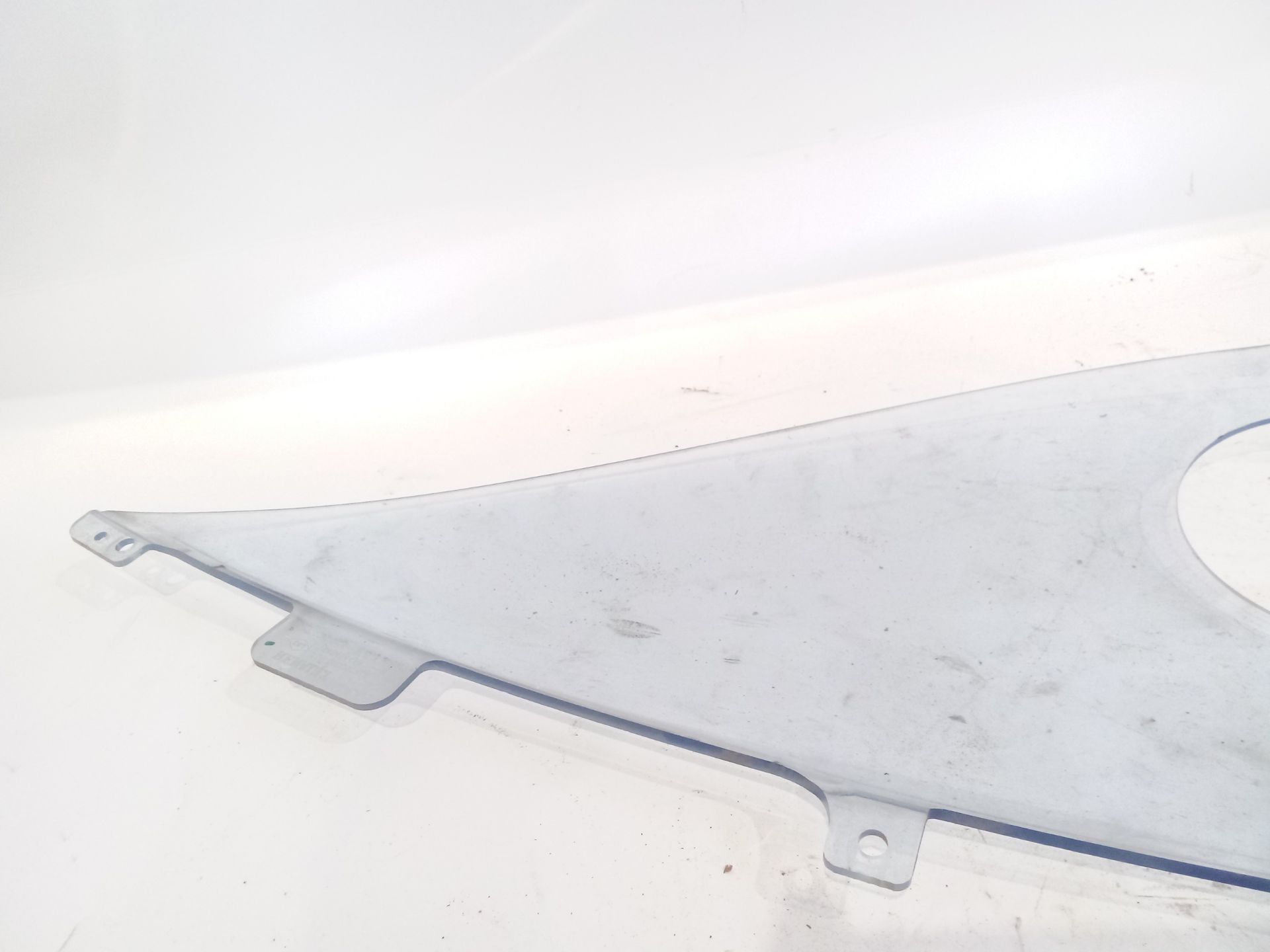 cristal_esquina_delantero_derecho_768b41449r_renault_twizy_mam_80