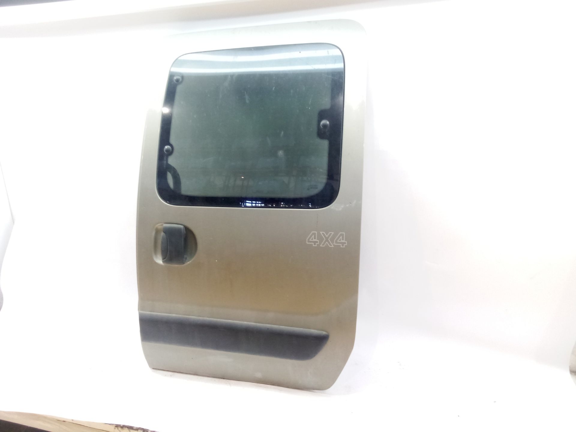 puerta_corredera_lateral_izquierda_7751472435_color_carroceria_tec66_grey_beige_bc_renault_kangoo_kc0_1_1_9_dci_4x4