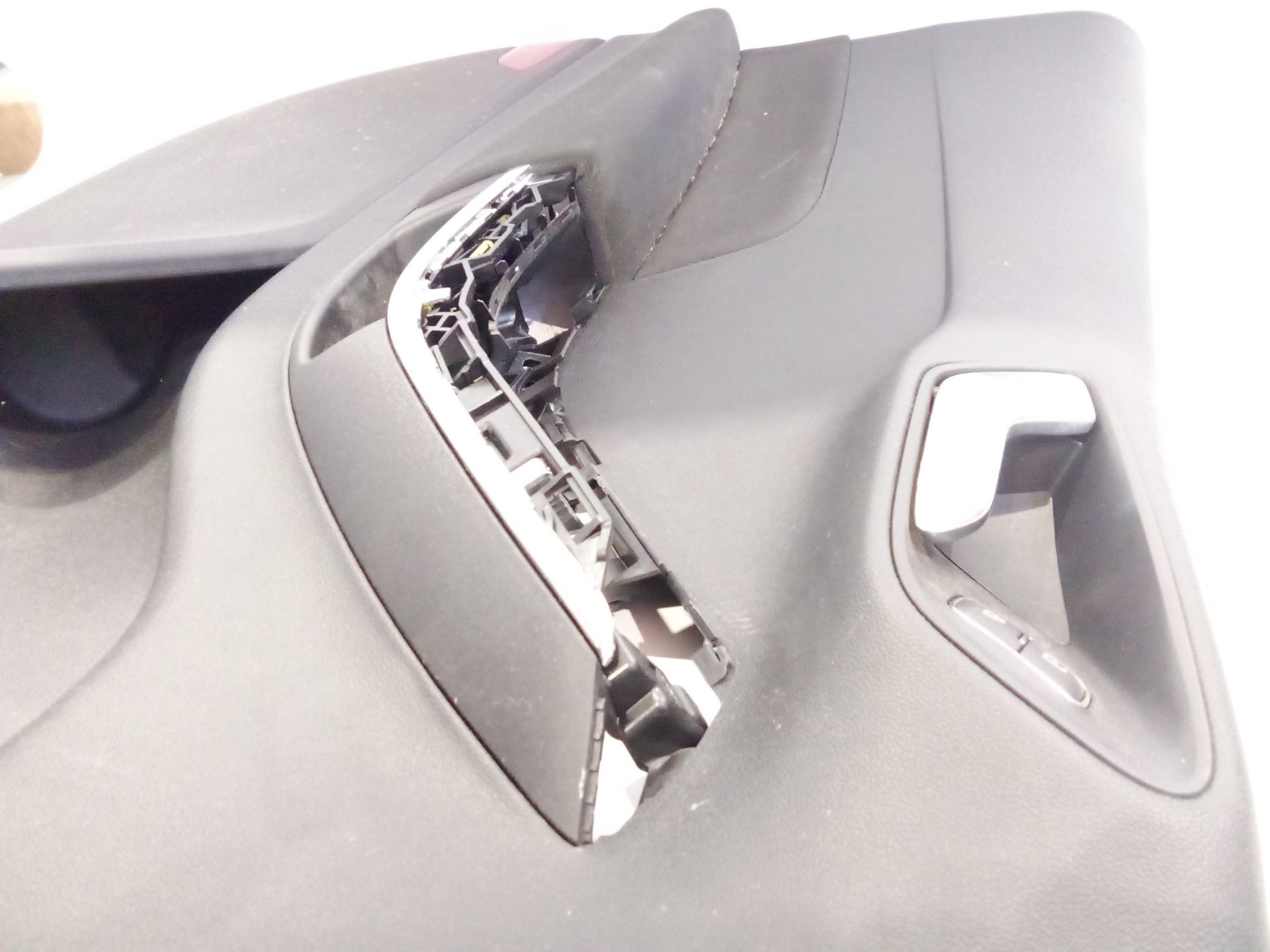 guarnecido_puerta_delantera_izquierda_h1bba23943_ford_fiesta_vii_hj_hf_1_0_ecoboost_mhev