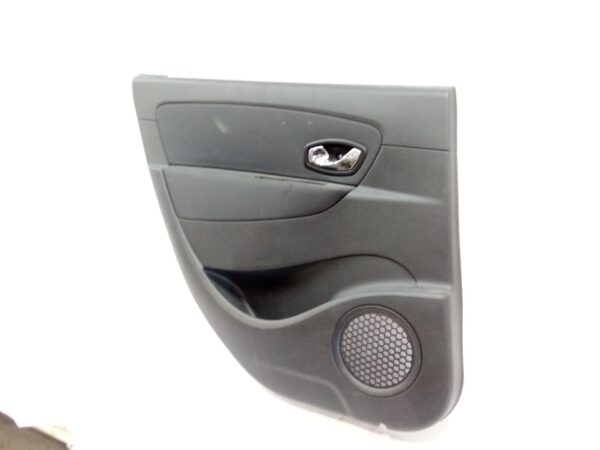 guarnecido_puerta_trasero_izquierdo_829a13216r_renault_grand_scenic_iii_jz0_1_1_6_dci_jz00_jz12
