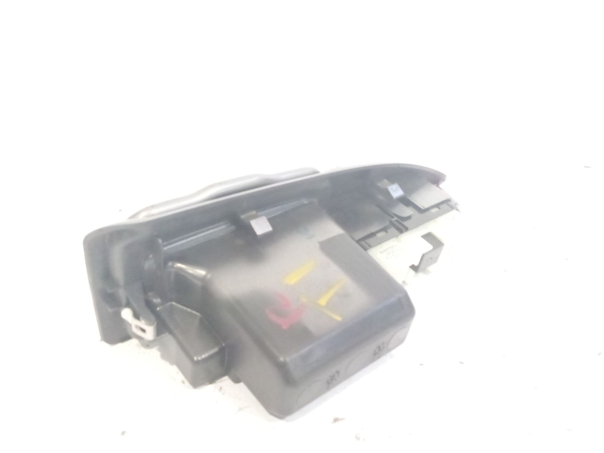 boton_elevalunas_trasero_izquierdo_8403060022_toyota_land_cruiser_prado_j12_3_0_d_4d_kdj120_kdj125