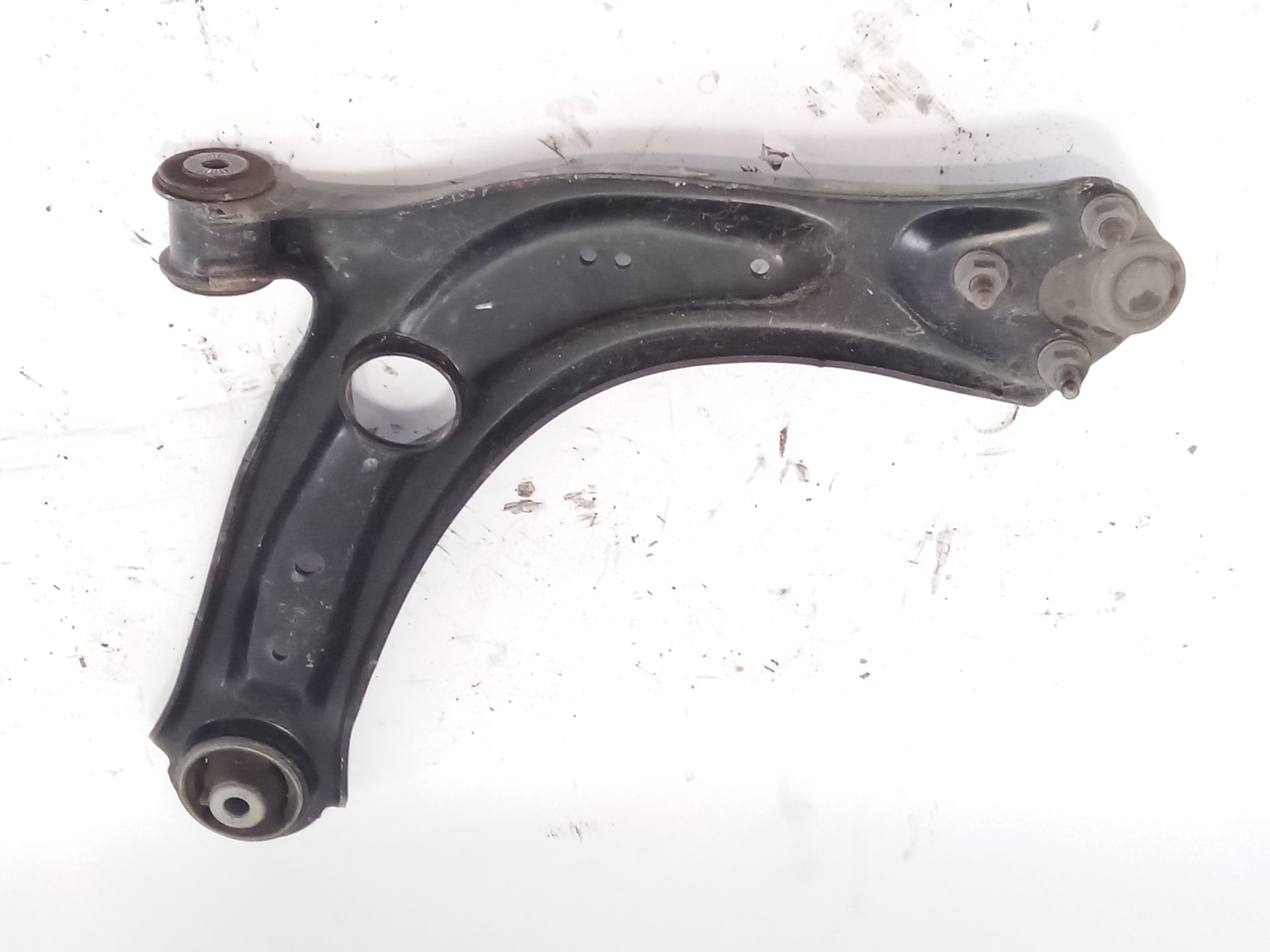 brazo_suspension_inferior_delantero_izquierdo_3q0407117b_3q0_407_117_b_seat_ateca_kh7_khp_1_4_tsi