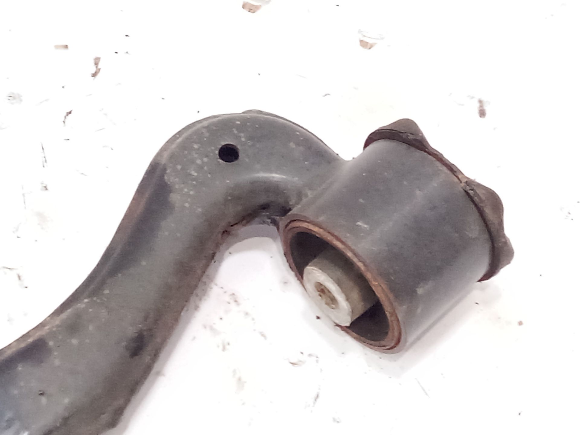 brazo_suspension_inferior_delantero_derecho_lr071166_land_rover_discovery_iv_l319_3_0_td_4x4