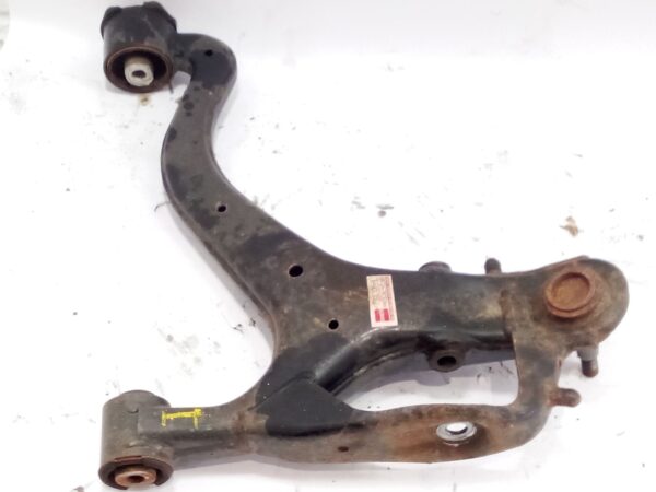 brazo_suspension_inferior_delantero_izquierdo_lr071929_land_rover_discovery_iv_l319_3_0_td_4x4