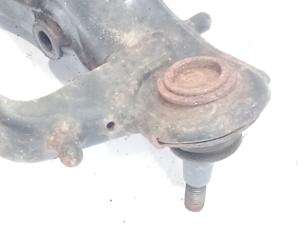 brazo_suspension_inferior_delantero_izquierdo_lr071929_land_rover_discovery_iv_l319_3_0_td_4x4