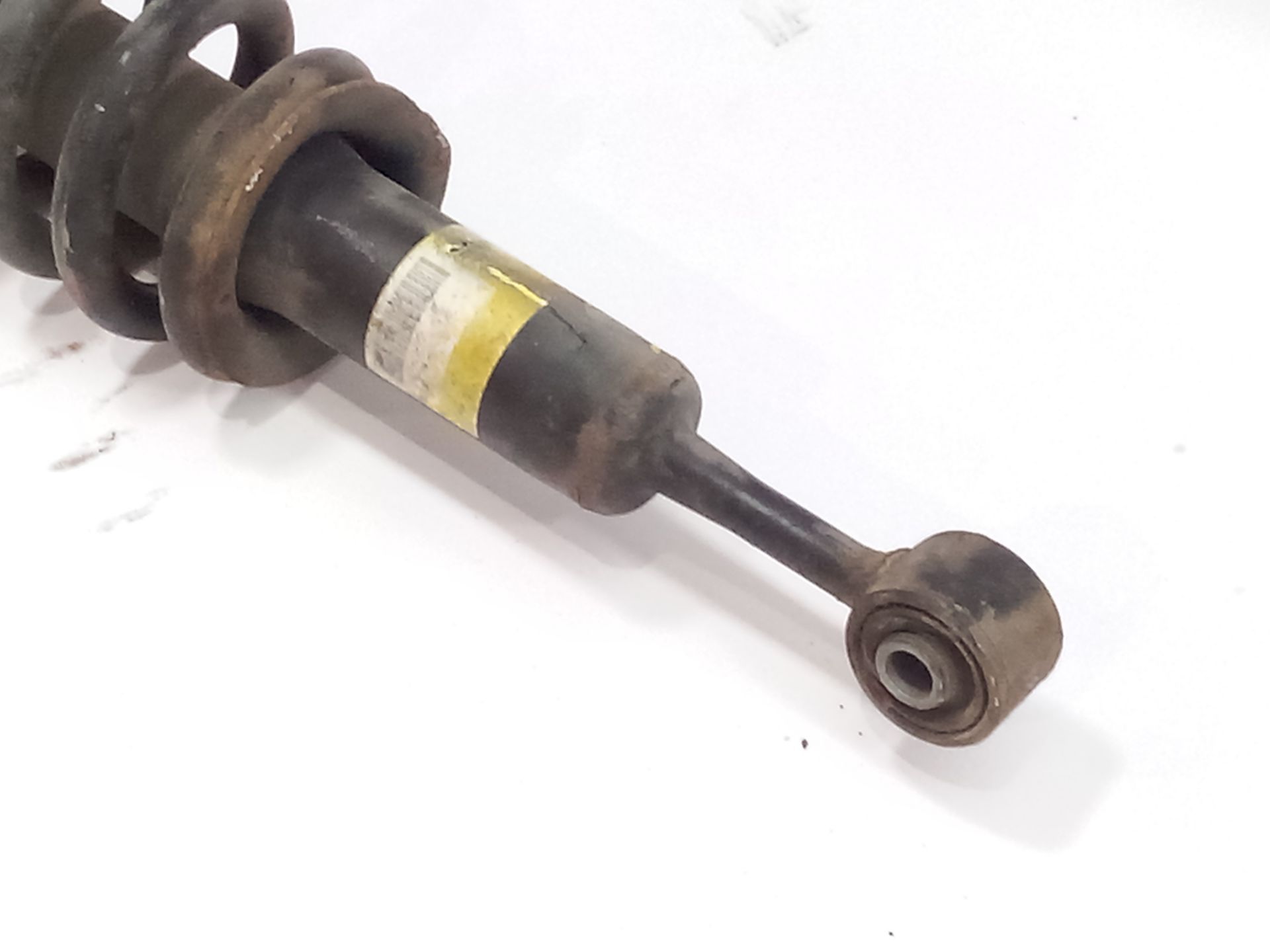 amortiguador_delantero_izquierdo_4851069305_toyota_land_cruiser_prado_j12_3_0_d_4d_kdj120_kdj125