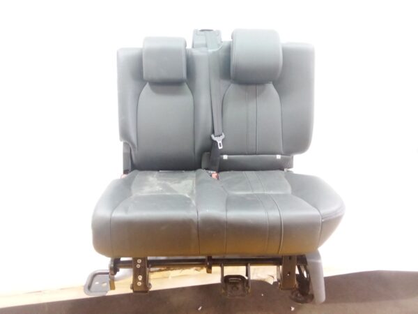 asiento_trasero_medio_e_izquierdo_lr013297_land_rover_discovery_iv_l319_3_0_td_4x4