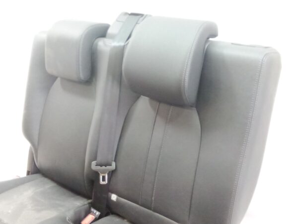 asiento_trasero_medio_e_izquierdo_lr013297_land_rover_discovery_iv_l319_3_0_td_4x4