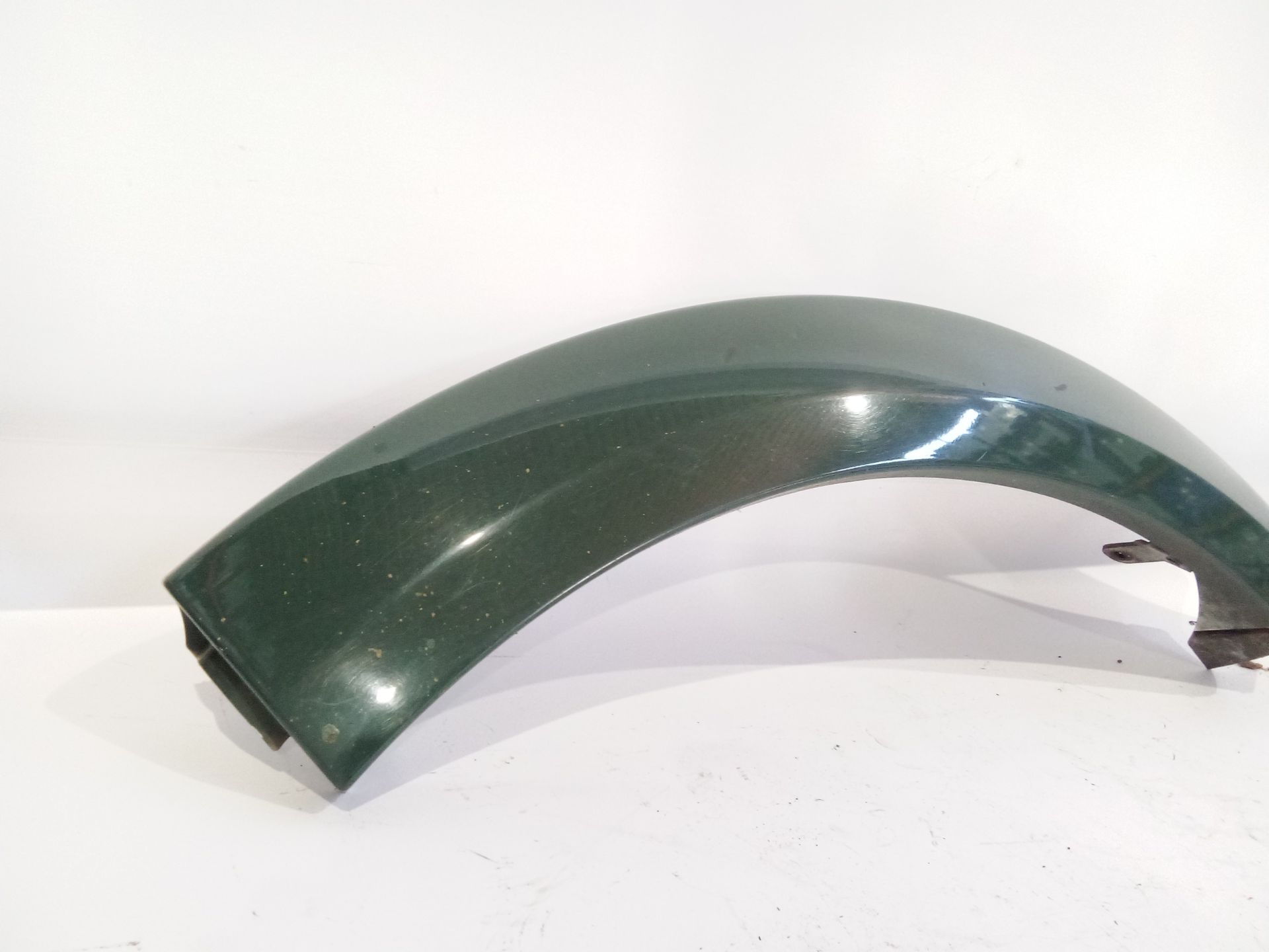 aletin_trasero_izquierdo_lr010630_land_rover_discovery_iv_l319_3_0_td_4x4