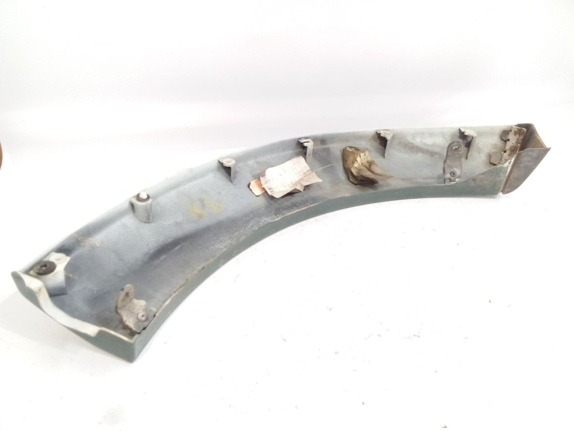 aletin_trasero_derecho_lr010629_50116708_land_rover_discovery_iv_l319_3_0_td_4x4