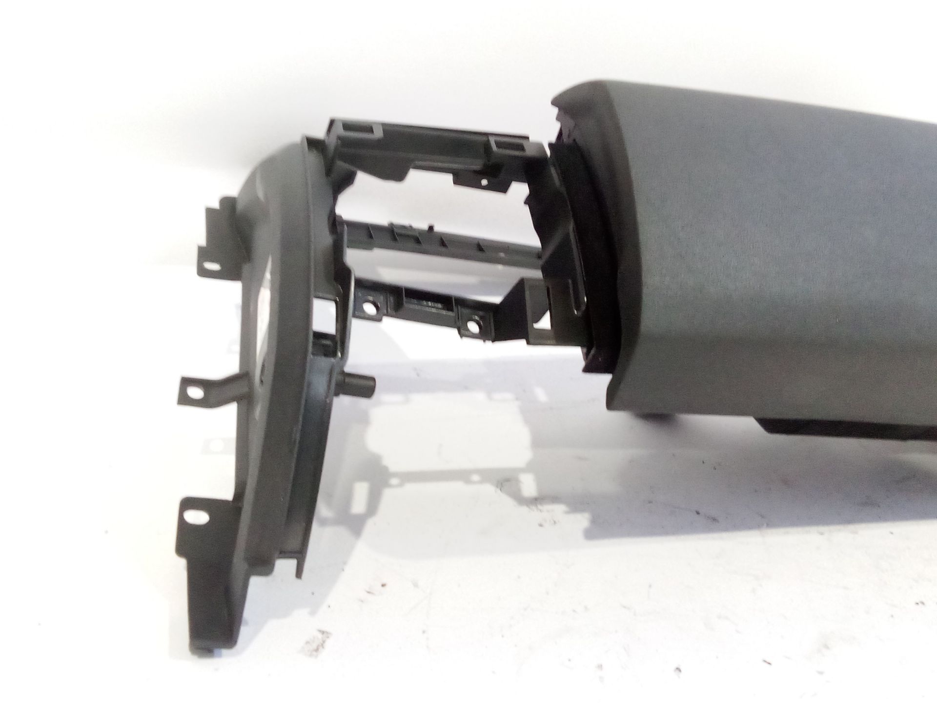 guantera_superior_derecha_dh22060b28a_land_rover_discovery_iv_l319_3_0_td_4x4