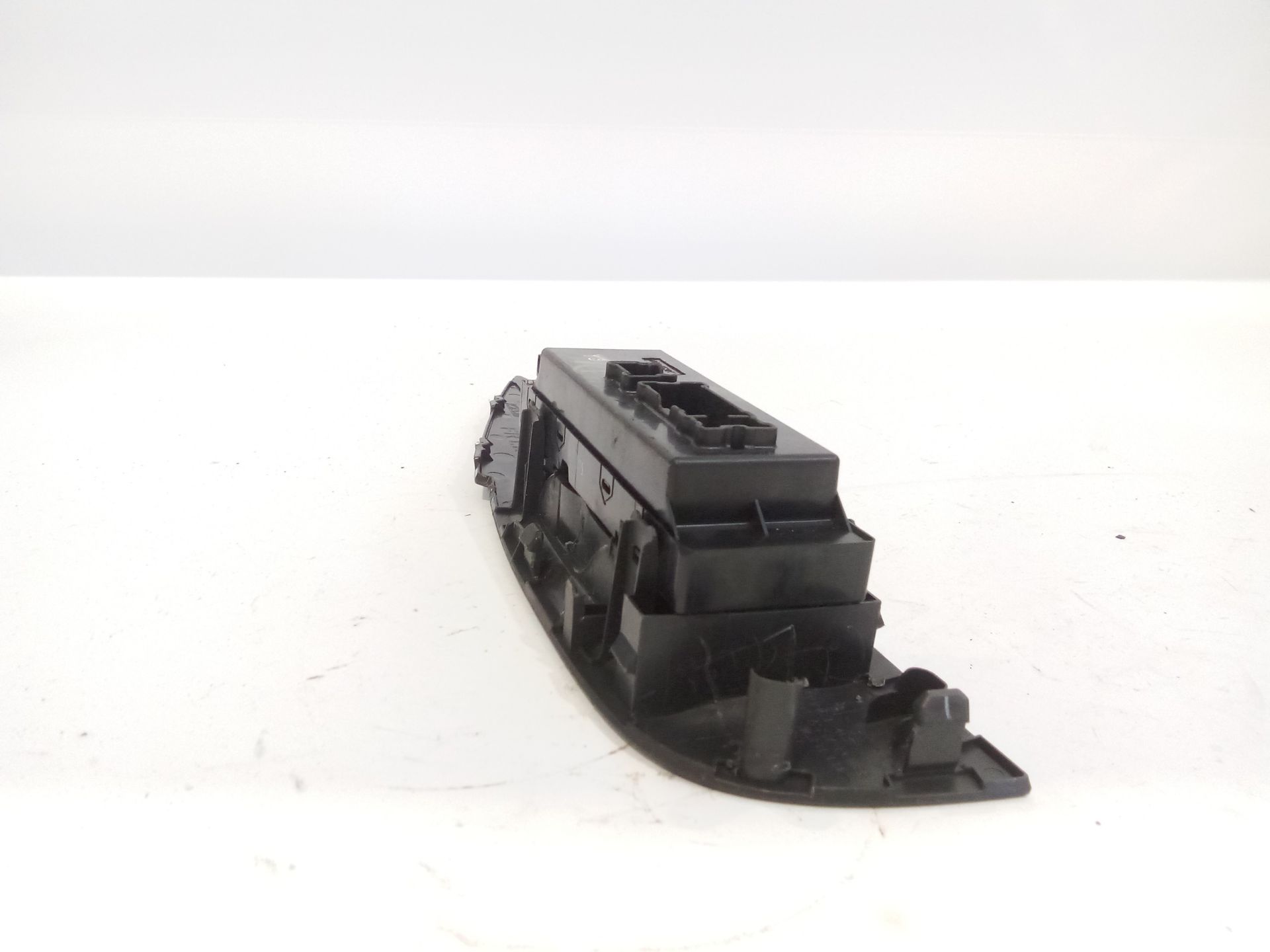 boton_elevalunas_izquierdo_809614ce2a_nissan_x_trail_iii_t32_t32r_t32rr_1_6_dci_all_mode_4x4_i_nt32