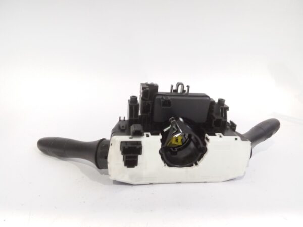mando_multifuncion_255544ea0a_4ea0a_nissan_qashqai_ii_j11_j11_1_6_dci_all_mode_4x4_i