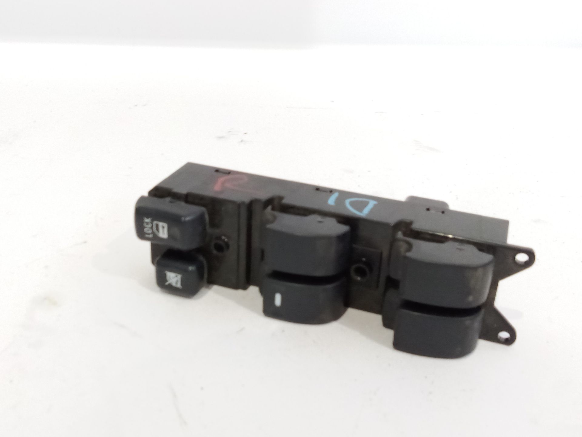 boton_elevalunas_izquierdo_8608a207_mitsubishi_asx_ga_w_1_8_di_d_4wd_ga6w