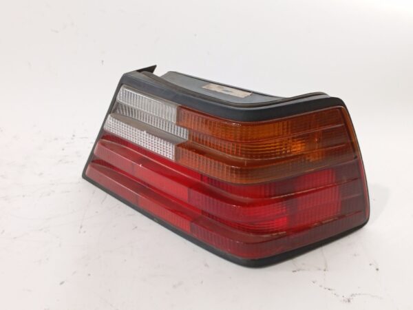 piloto_trasero_derecho_1248200464_clase_e_w124_berlina_300d_al_de