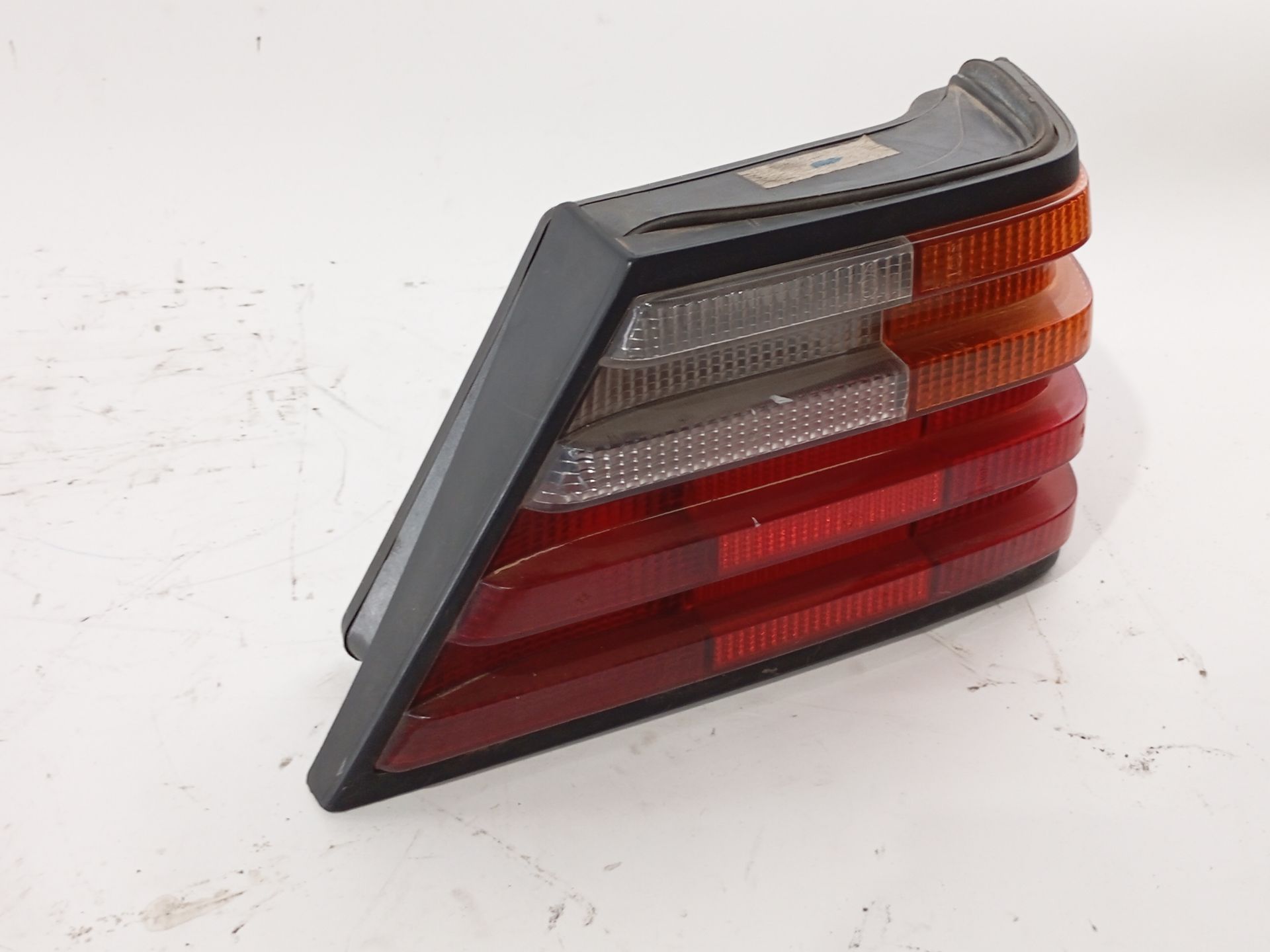 piloto_trasero_derecho_1248200464_clase_e_w124_berlina_300d_al_de