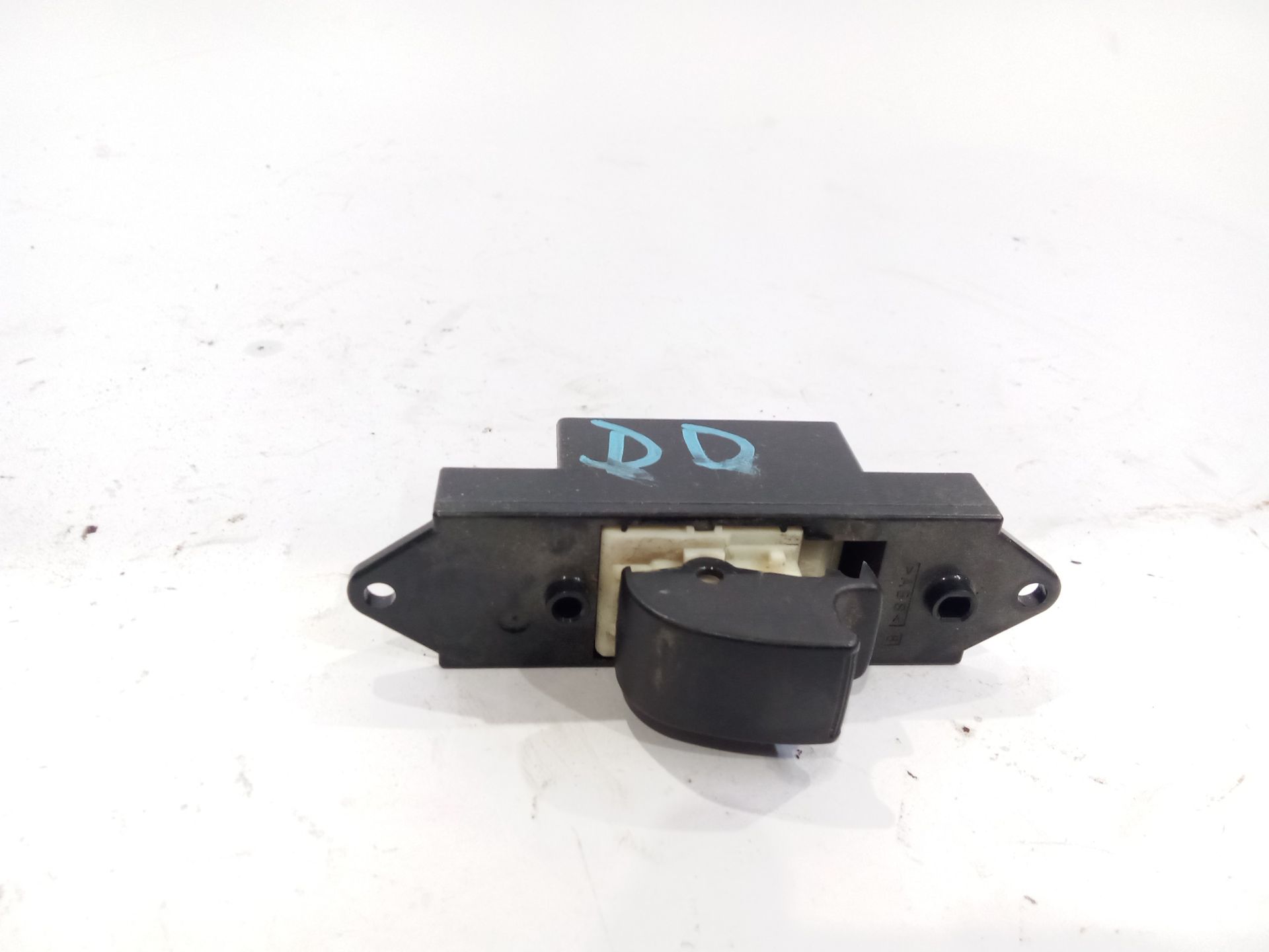 boton_elevalunas_derecho_mr587944_mitsubishi_asx_ga_w_1_8_di_d_4wd_ga6w