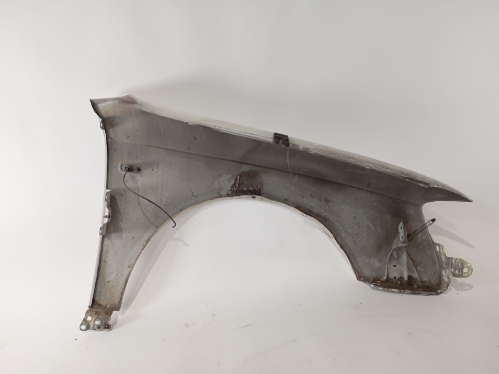 aleta_delantera_izquierda_8e0821105f_color_exterior_n_de_pinturab5_y9d_8e0_821_105_f_audi_a4_b7_8ec_3_0_tdi_quattro