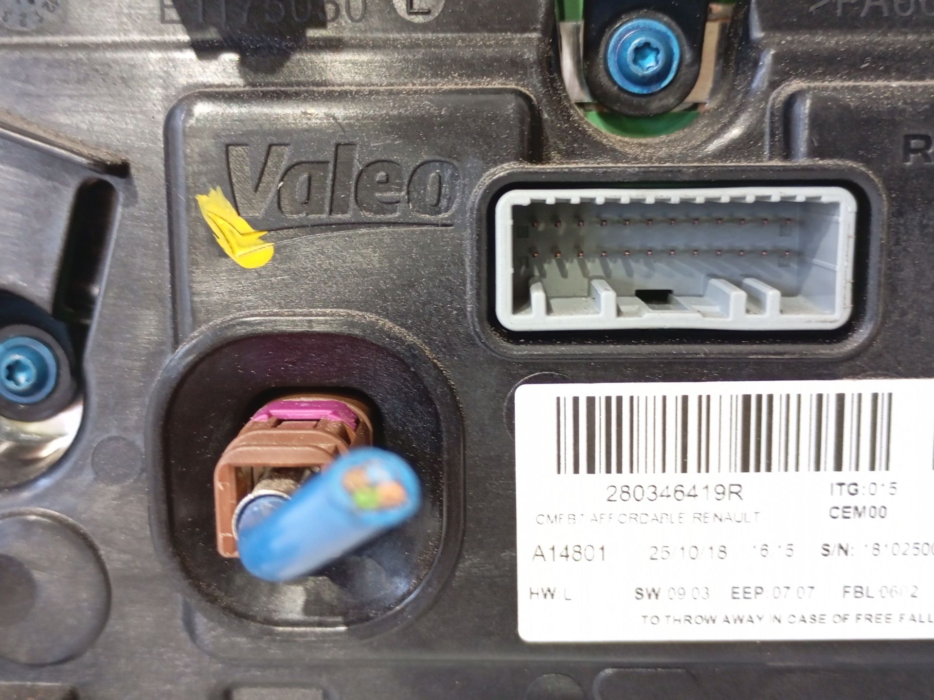 pantalla_multifuncion_280346419r_captur_ii_al_de