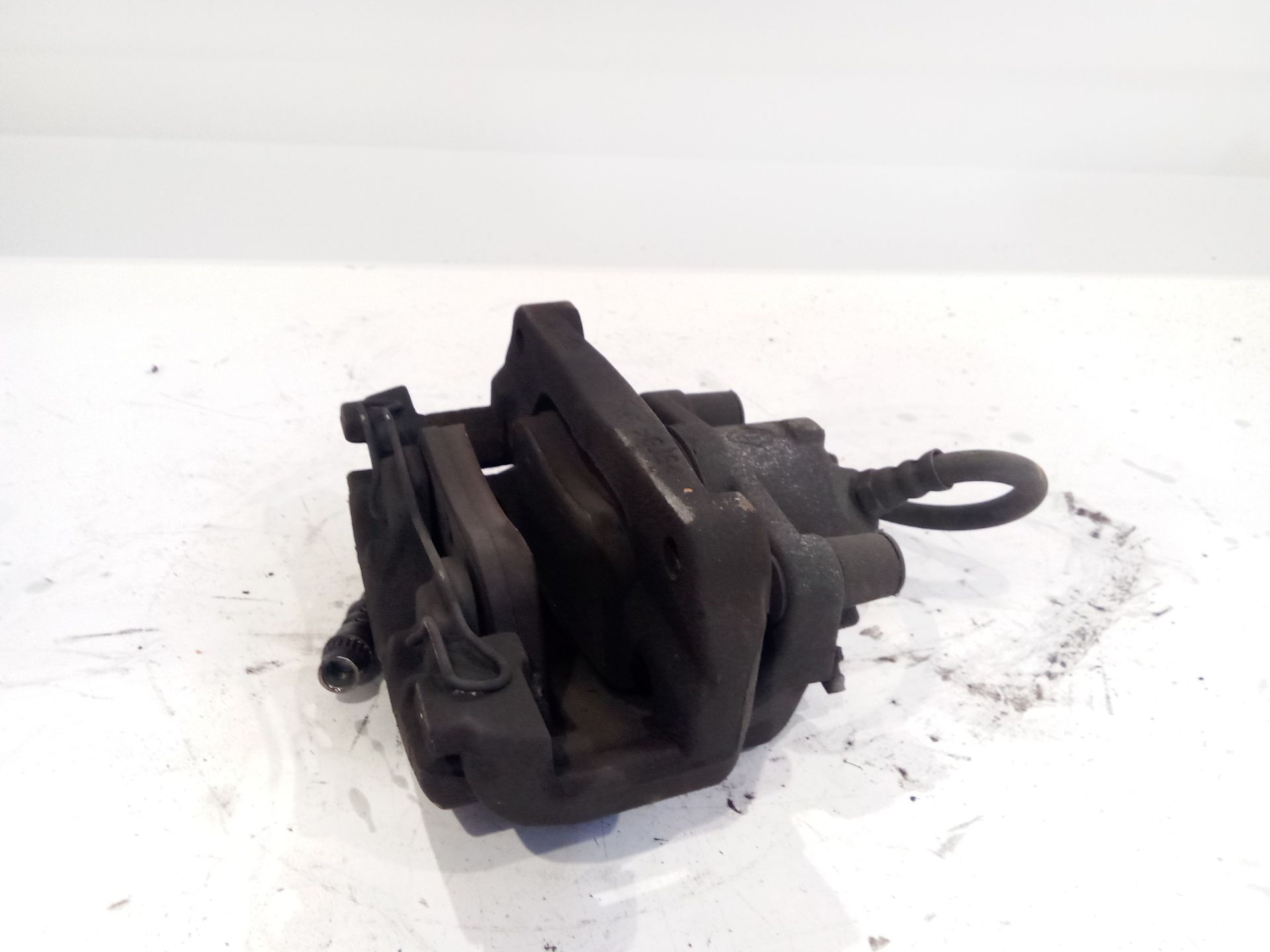 pinza_freno_delantera_derecha_410018218r_derecha_renault_captur_i_j5_h5_1_5_dci_90