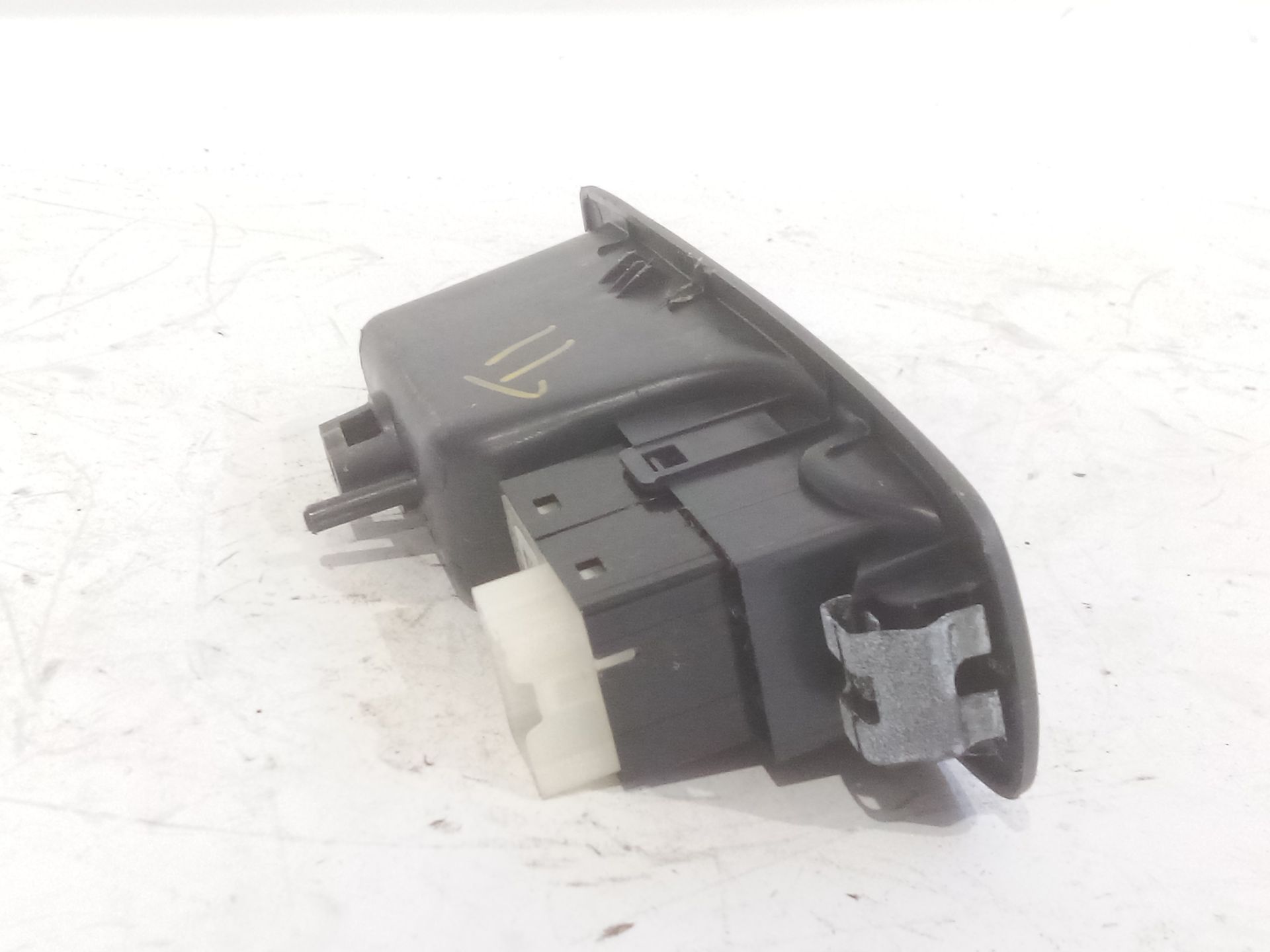 boton_elevalunas_trasero_izquierdo_25411jy00a_renault_koleos_i_hy_2_0_dci_4x4_hy0k