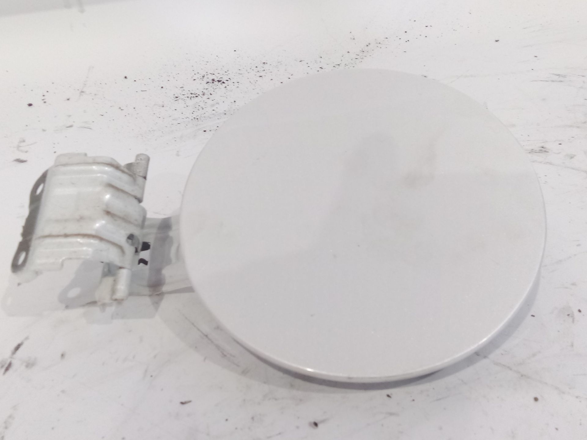 tapa_exterior_combustible_7735076010_color_exterior_077_lexus_ct_zwa10_200h_zwa10