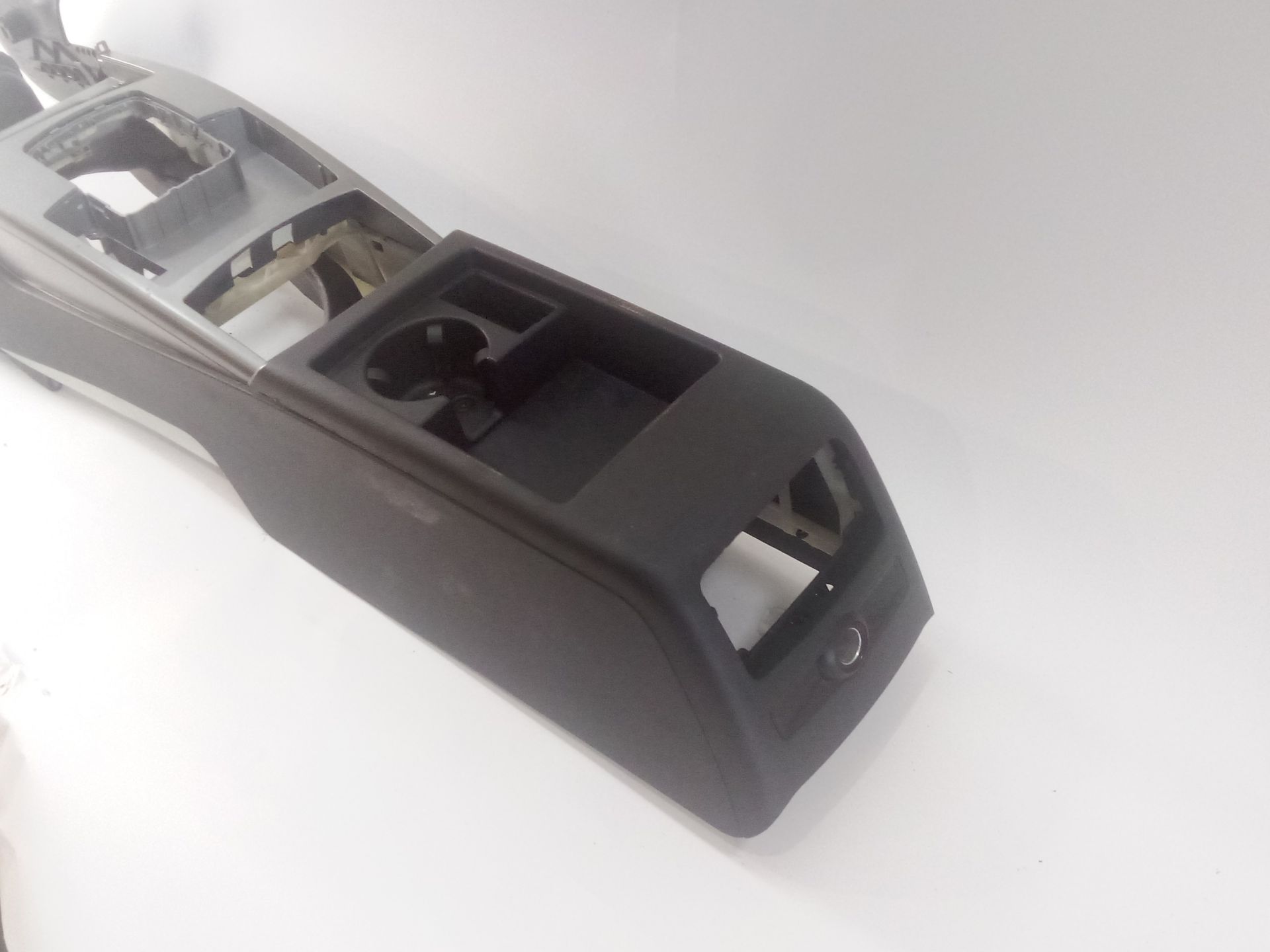 consola_central_4f1863241b_4f1_863_241_b_audi_a6_c6_4f2_2_4