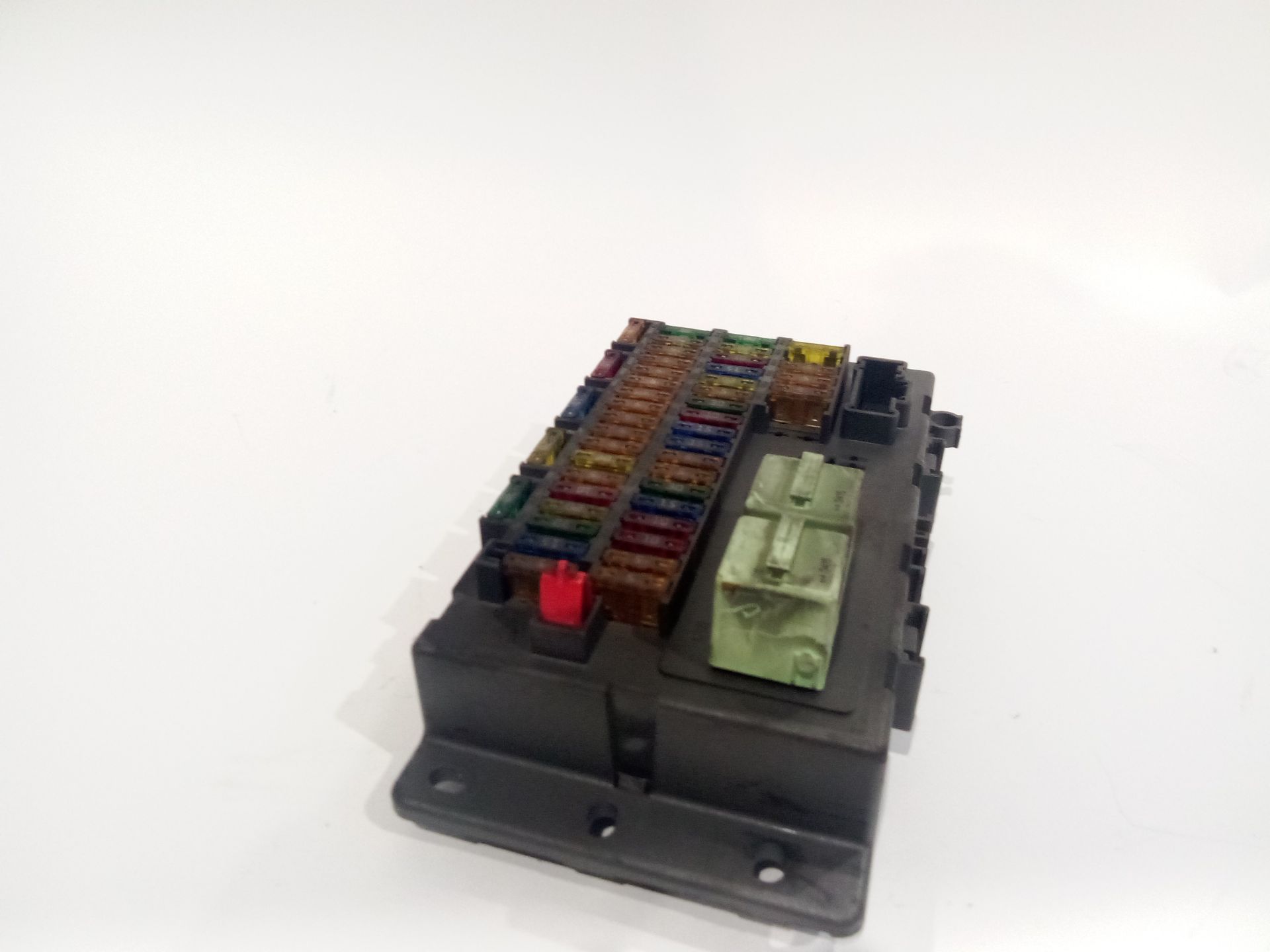 caja_reles_fusibles_61136906600_61_13_6_906_600_mini_mini_r50_r53_one