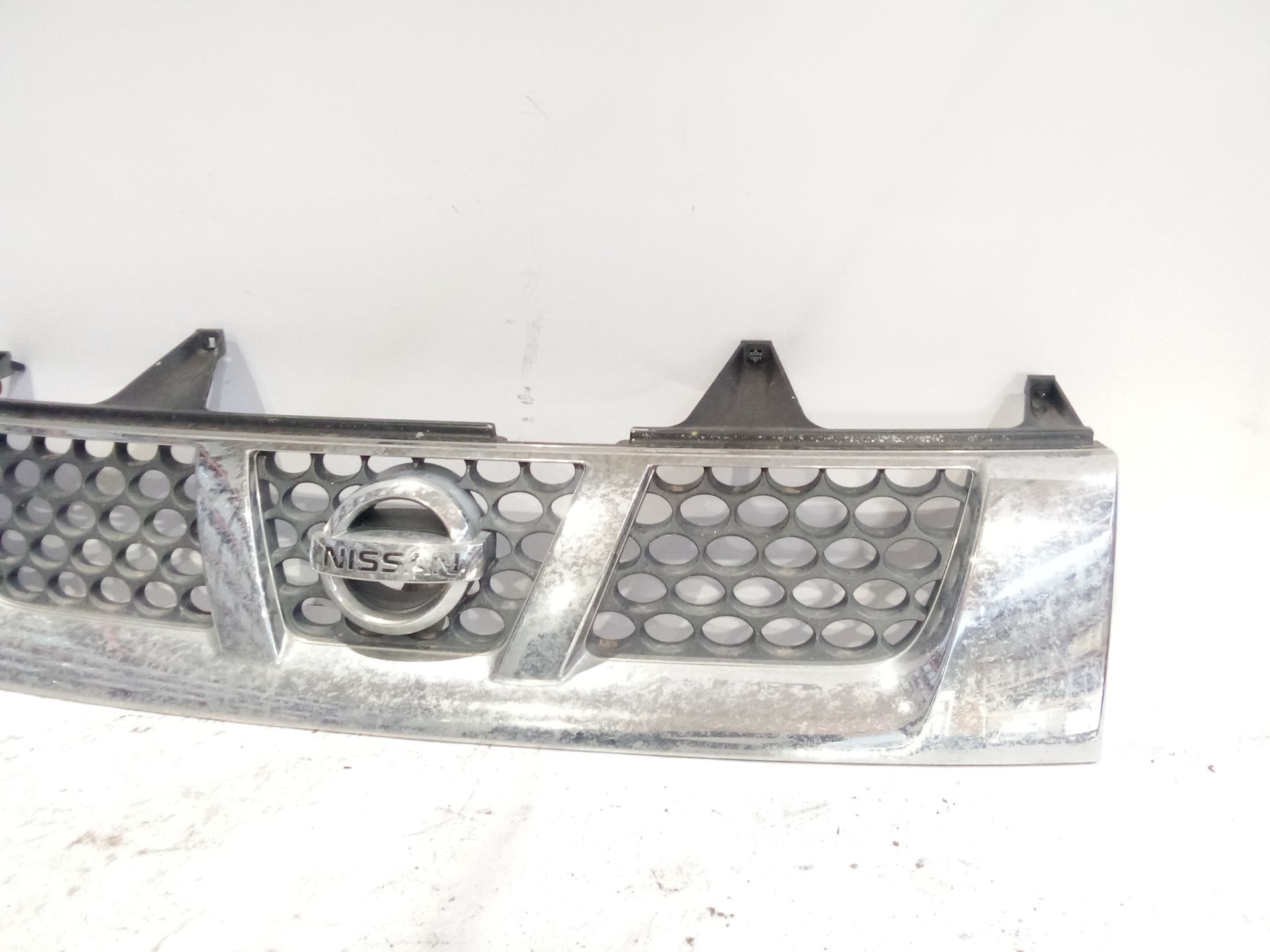 rejilla_delantera_62310vk100_nissan_pick_up_d22_2_5_dci_4wd