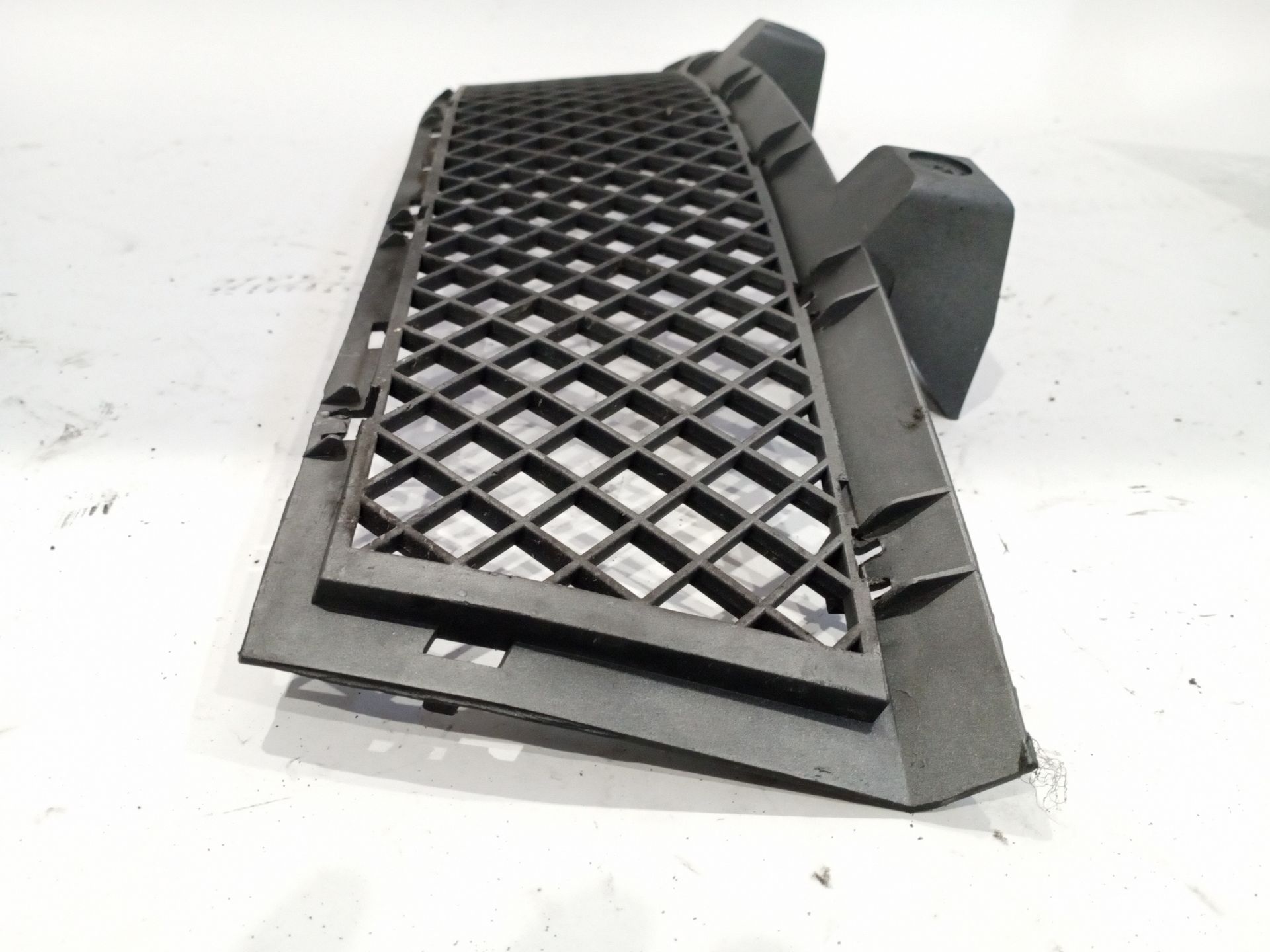 rejilla_paragolpes_central_51117894708_bmw_3_compact_e46_320_td