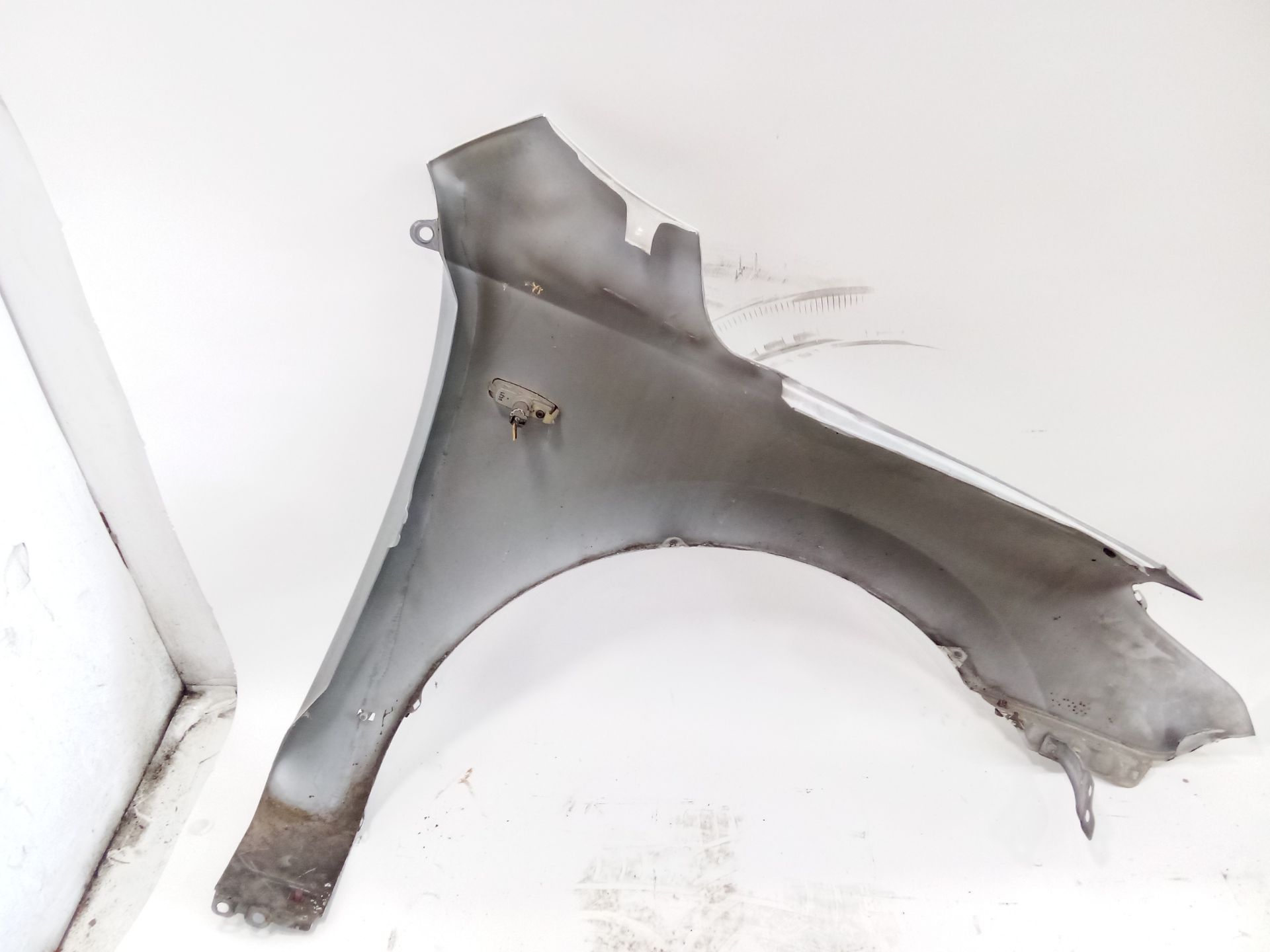 aleta_delantera_izquierda_663112r230_color_exterior_crystal_white_7f_66311_2r230_hyundai_i30_fd_1_4