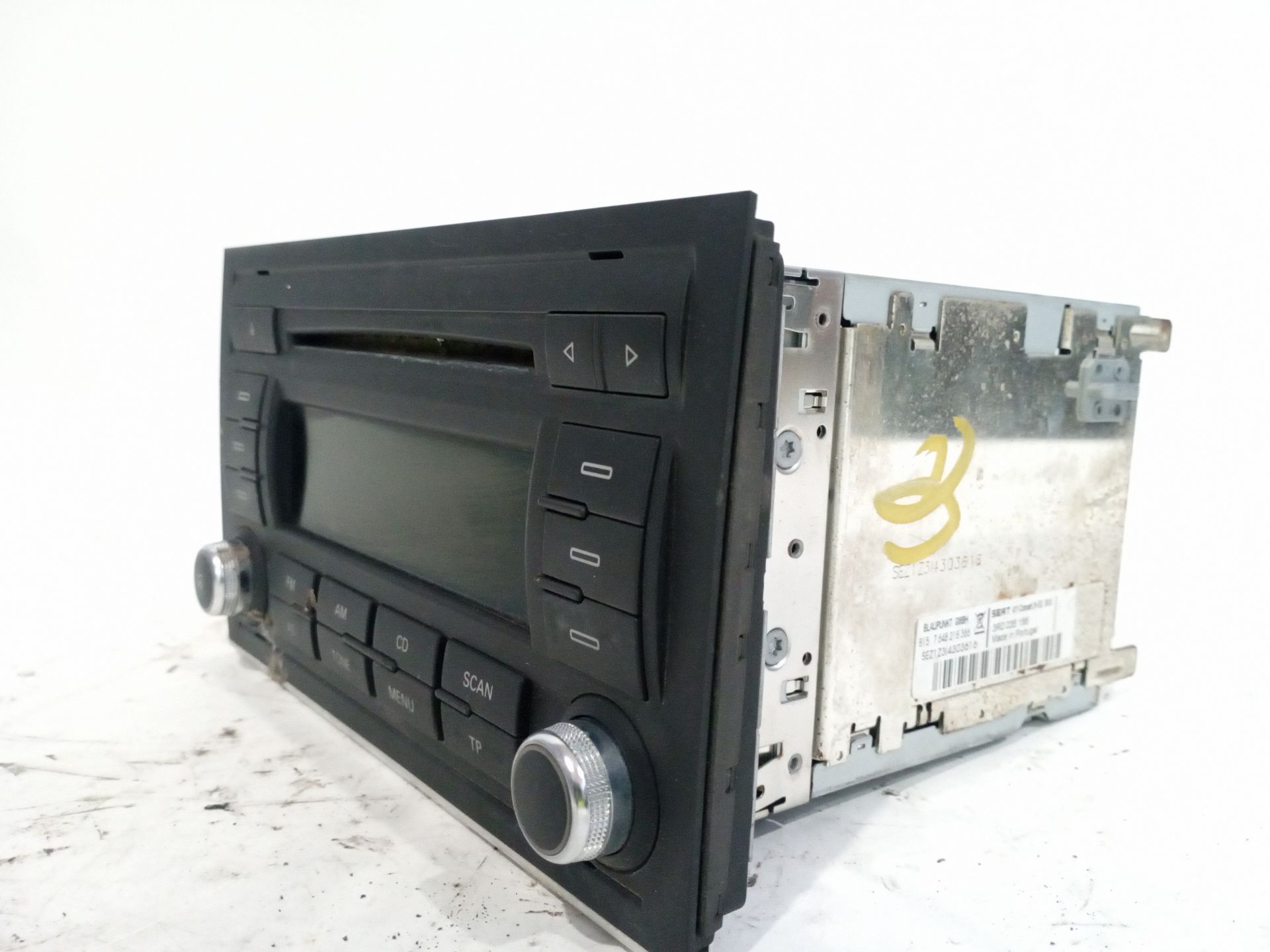 sistema_audio_radio_cd_3r0035186_7_648_218_366_3r0_035_186_seat_exeo_3r2_2_0_tdi