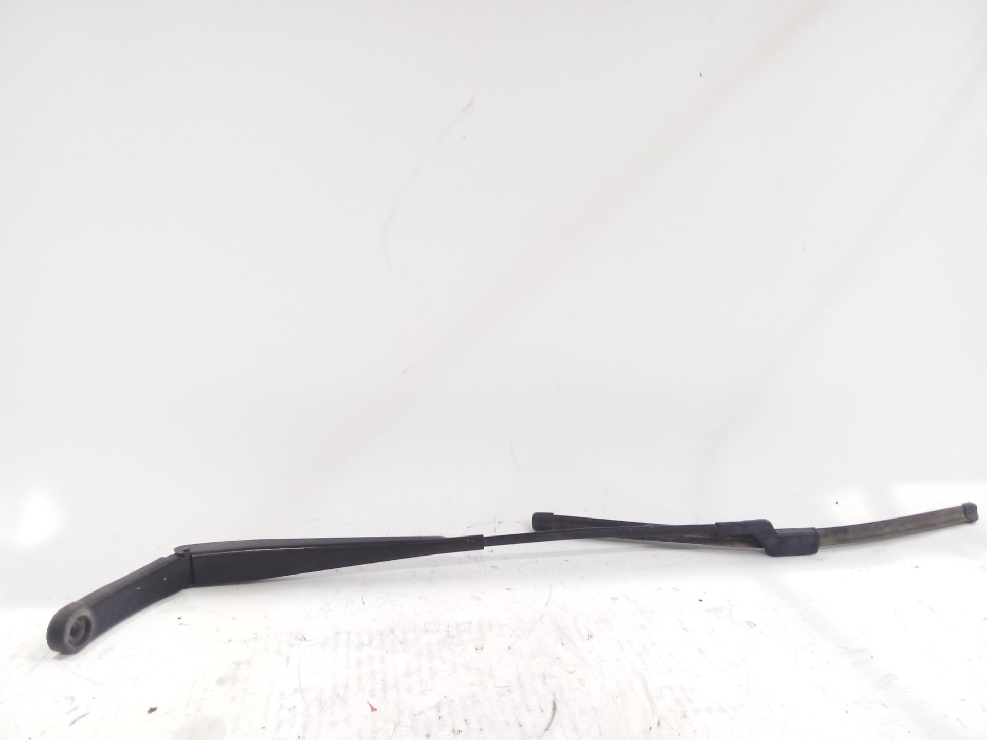 brazo_limpia_delantero_derecho_3c1955410b_3c1_955_410_b_volkswagen_passat_b6_3c2_2_0_tdi