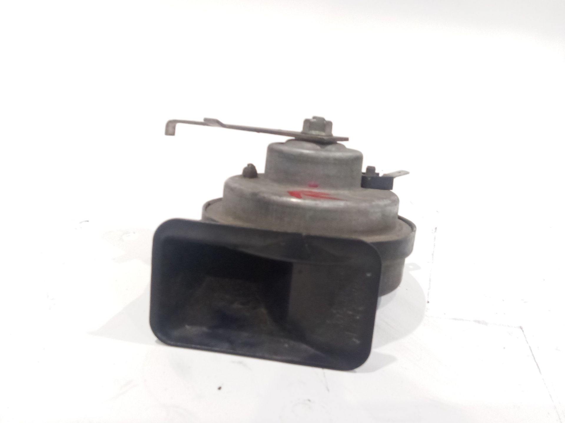 claxon_0055306_mercedes_benz_clase_e_w211_e_270_cdi_211_016