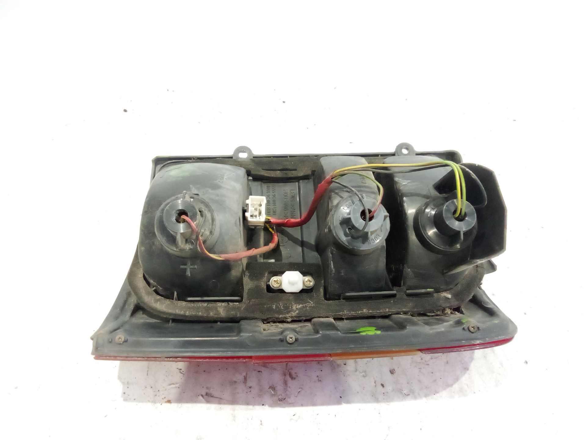 piloto_trasero_izquierdo_26555nissanserenaano1992_al_de