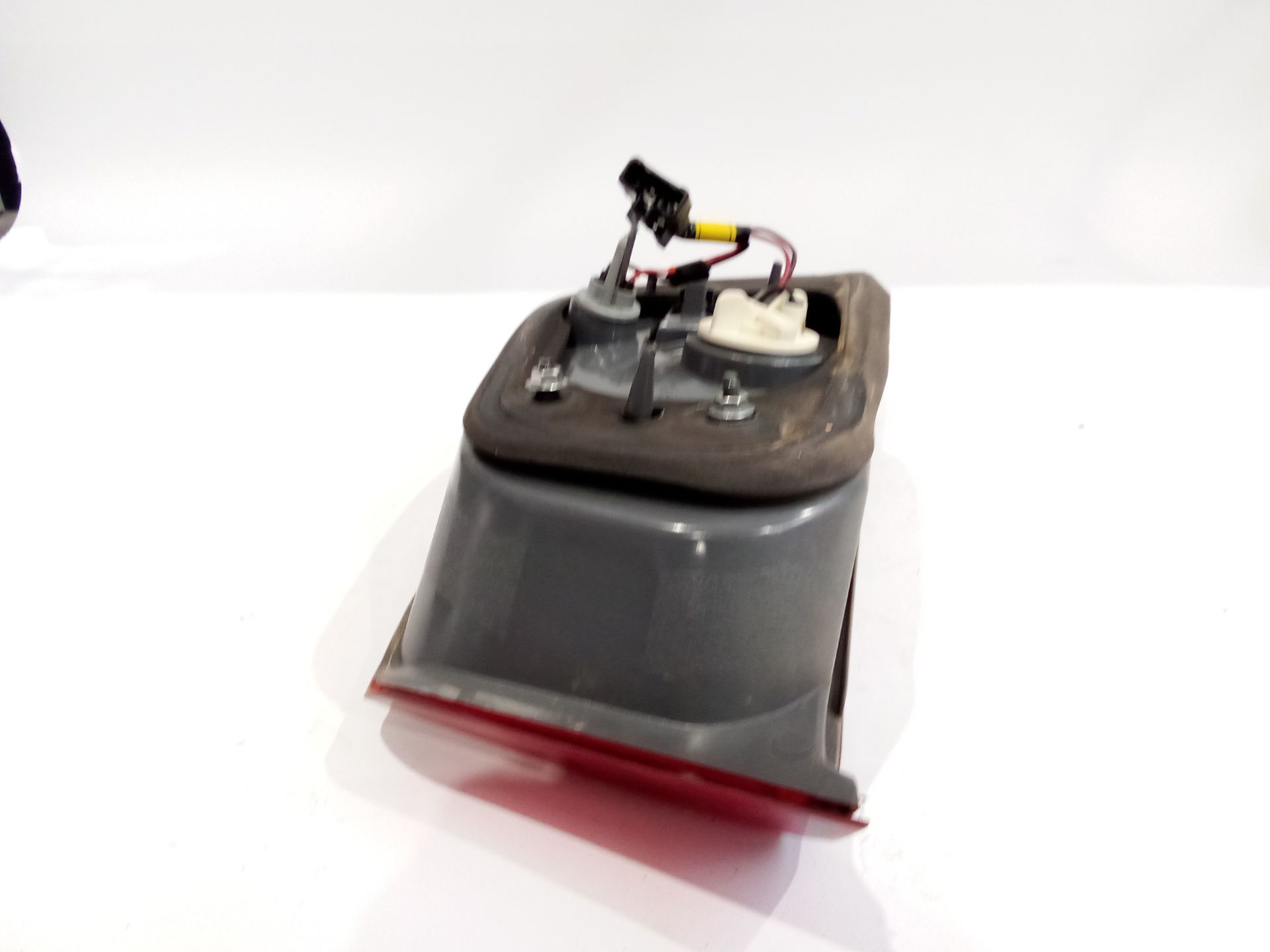 piloto_trasero_derecho_interior_924043k020_70619c_92404_3k020_hyundai_sonata_v_nf_2_0_crdi