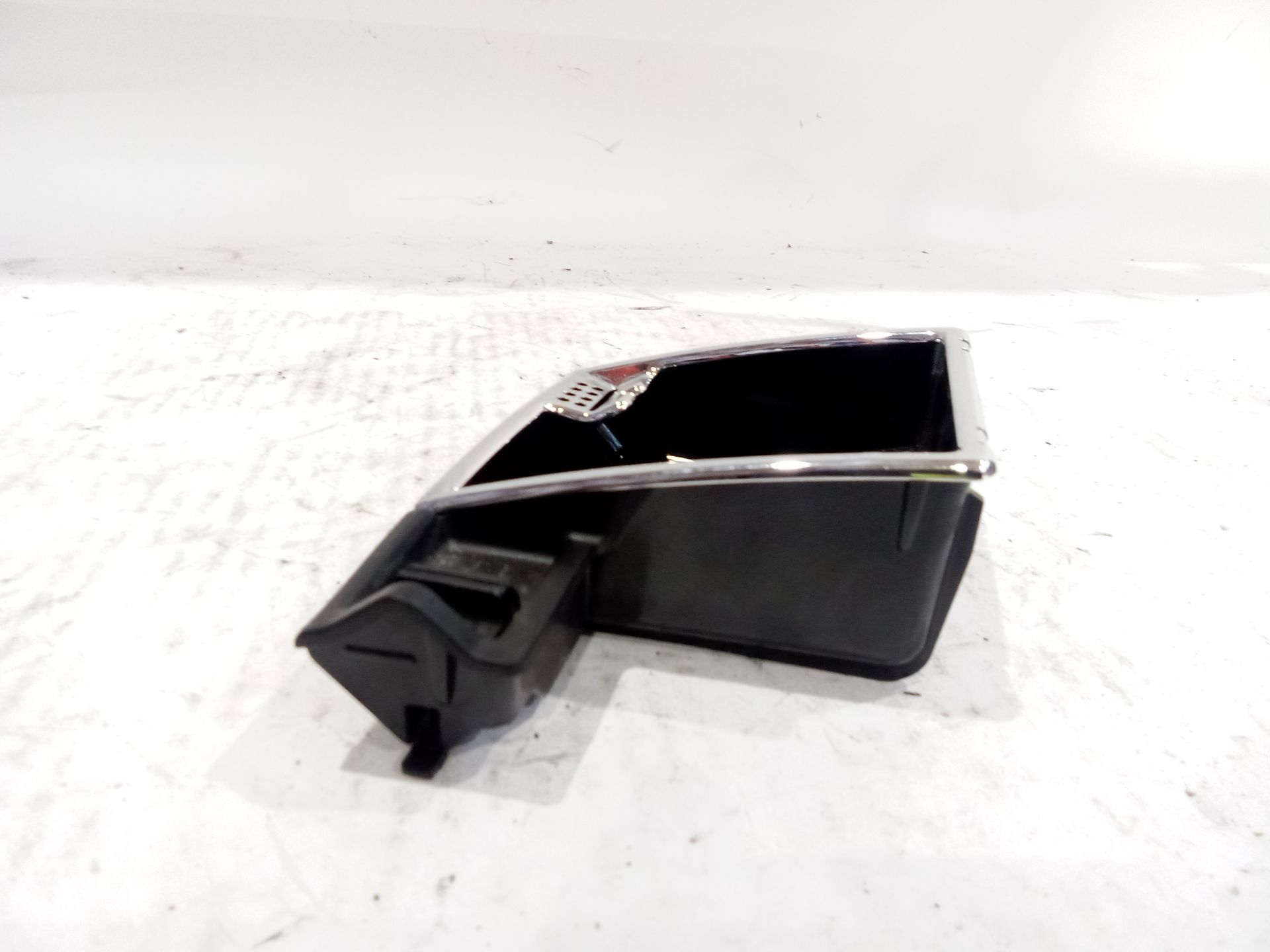 cajon_portaobjetos_a2118100428_mercedes_benz_clase_e_w211_e_270_cdi_211_016