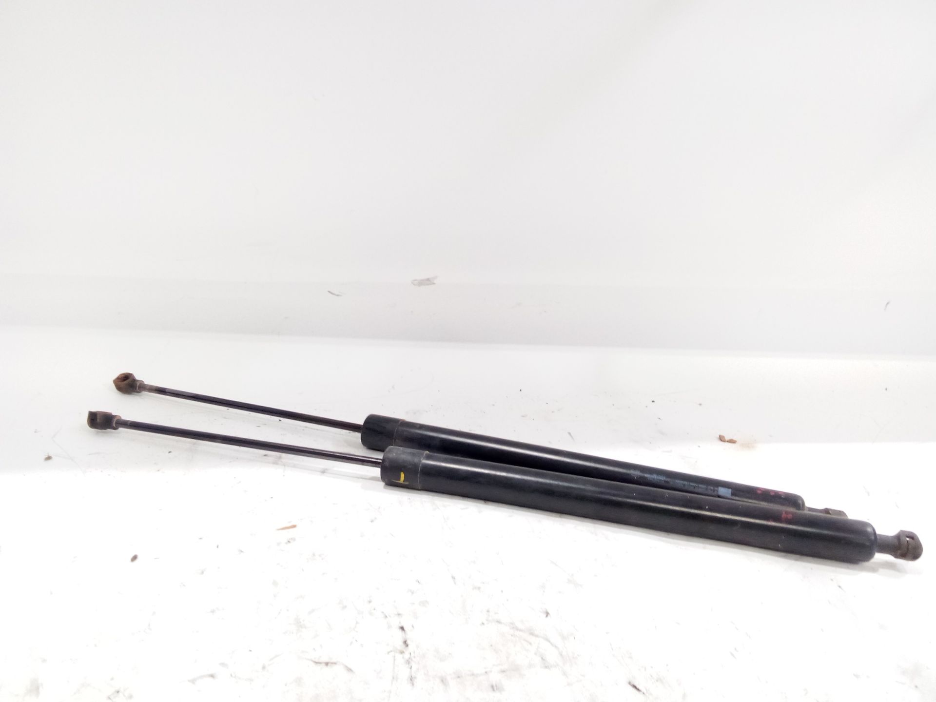 amortiguadores_maletero_porton_9819027880_peugeot_rifter_1_5_bluehdi_130