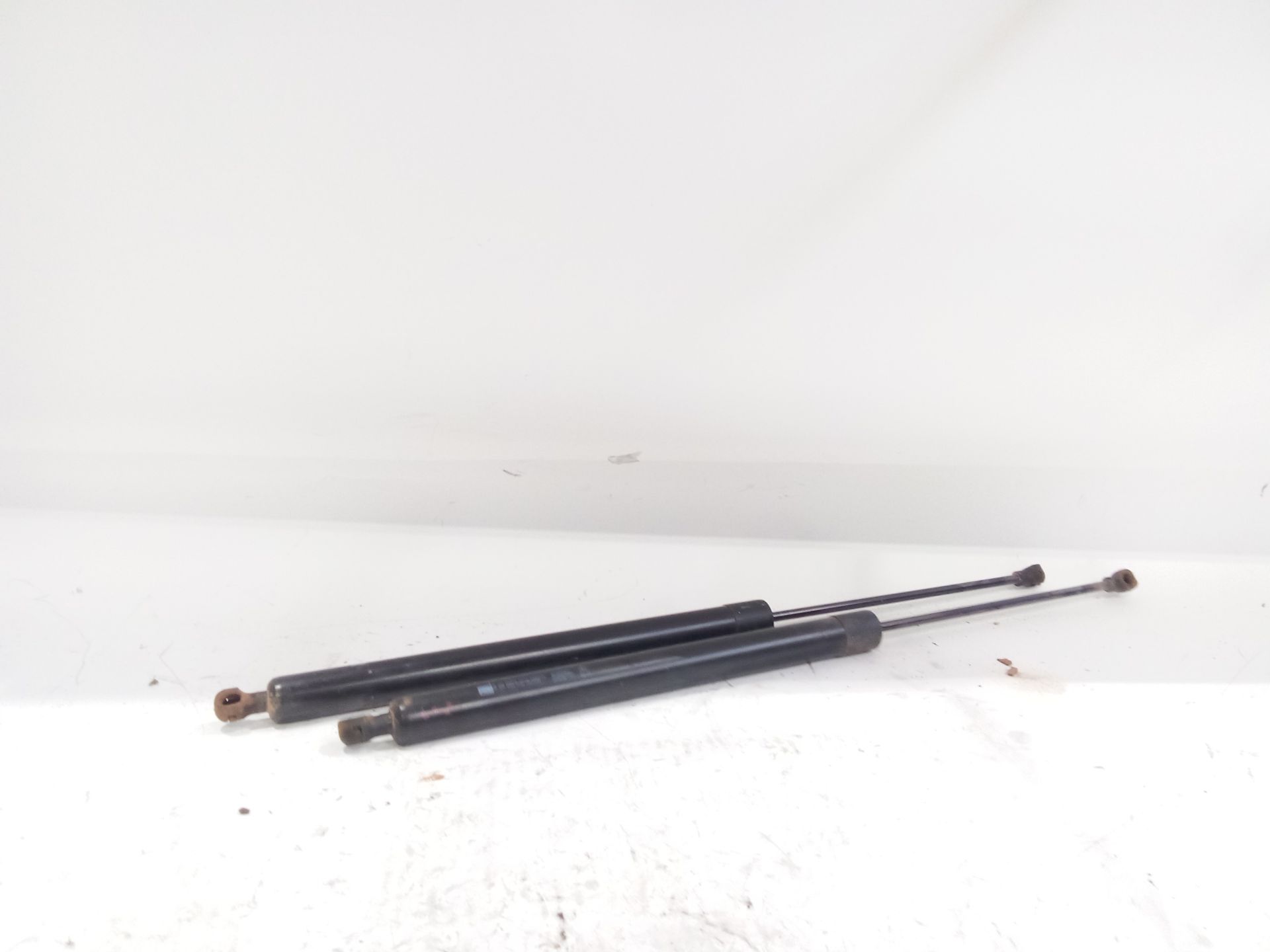 amortiguadores_maletero_porton_9819027880_peugeot_rifter_1_5_bluehdi_130