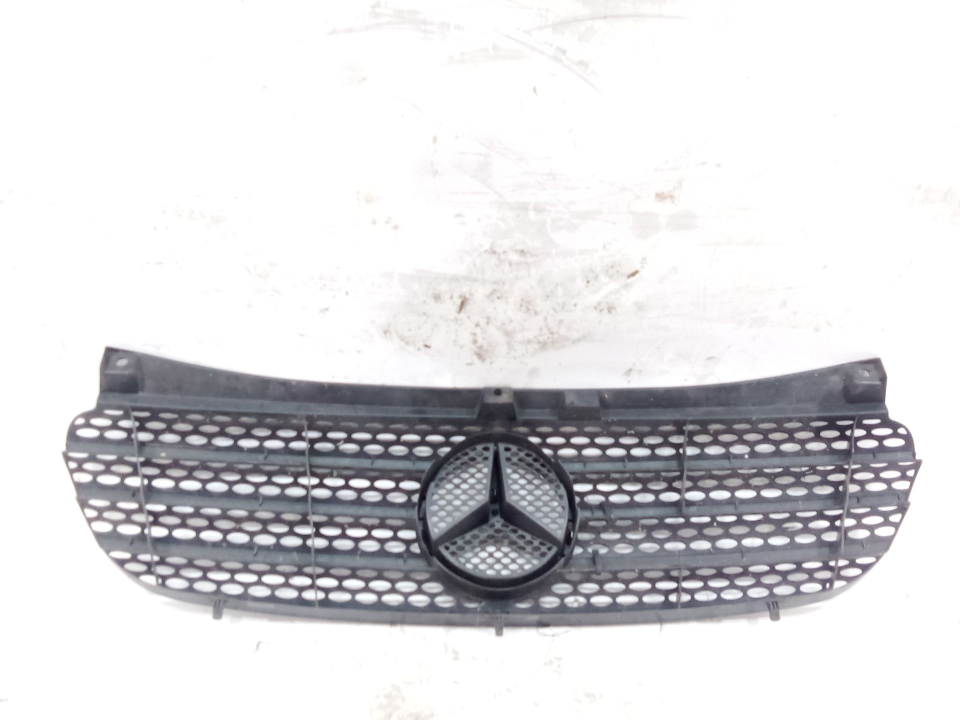 rejilla_delantera_a6398800185_mercedes_benz_vito_autobus_w639_111_cdi_639_701_639_703_639_705