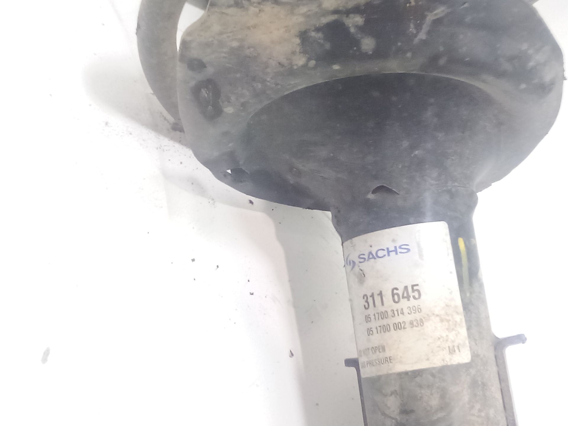 amortiguador_delantero_izquierdo_a6393203513_311645_a_639_320_35_13_mercedes_benz_vito_autobus_w639_111_cdi_639_701_639_703_639