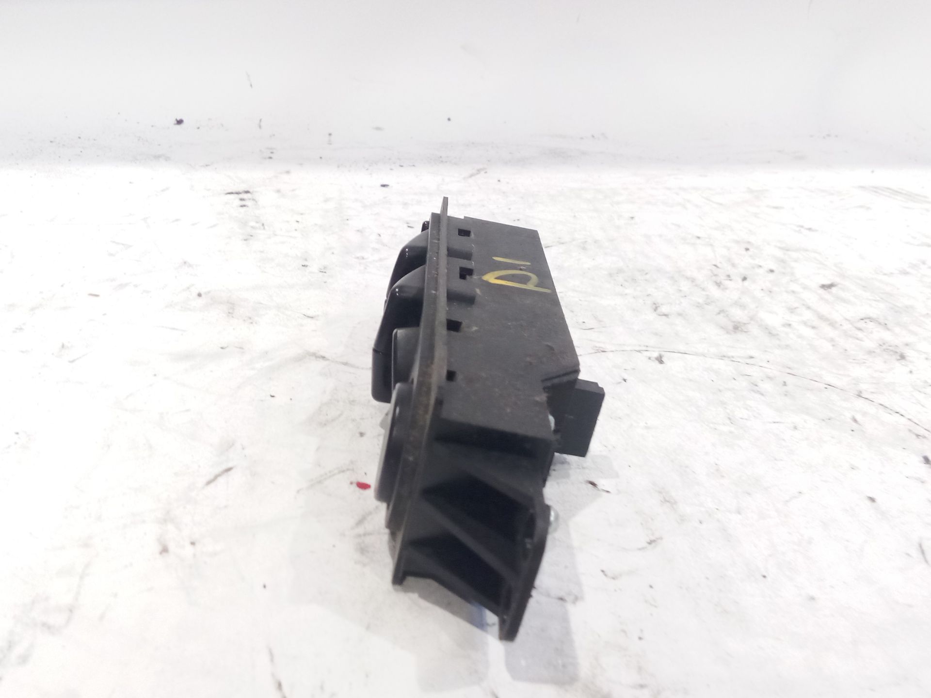 mando_elevalunas_delantero_izquierdo_a6395451213_mercedes_benz_vito_autobus_w639_111_cdi_639_701_639_703_639_705